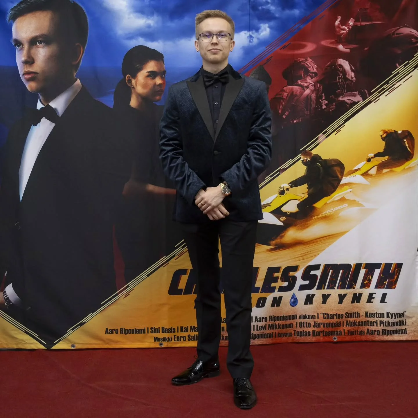 Charles Smith - Koston Kyynel ensi-illan punaisella matolla 23.5.2024!

Toinen t&auml;ysipitk&auml; elokuva takana ja monta edess&auml;🔥

Kuva: @ilmari_verho

#kostonkyynel #charlessmithelokuva #director #redcarpet #hommatisolla