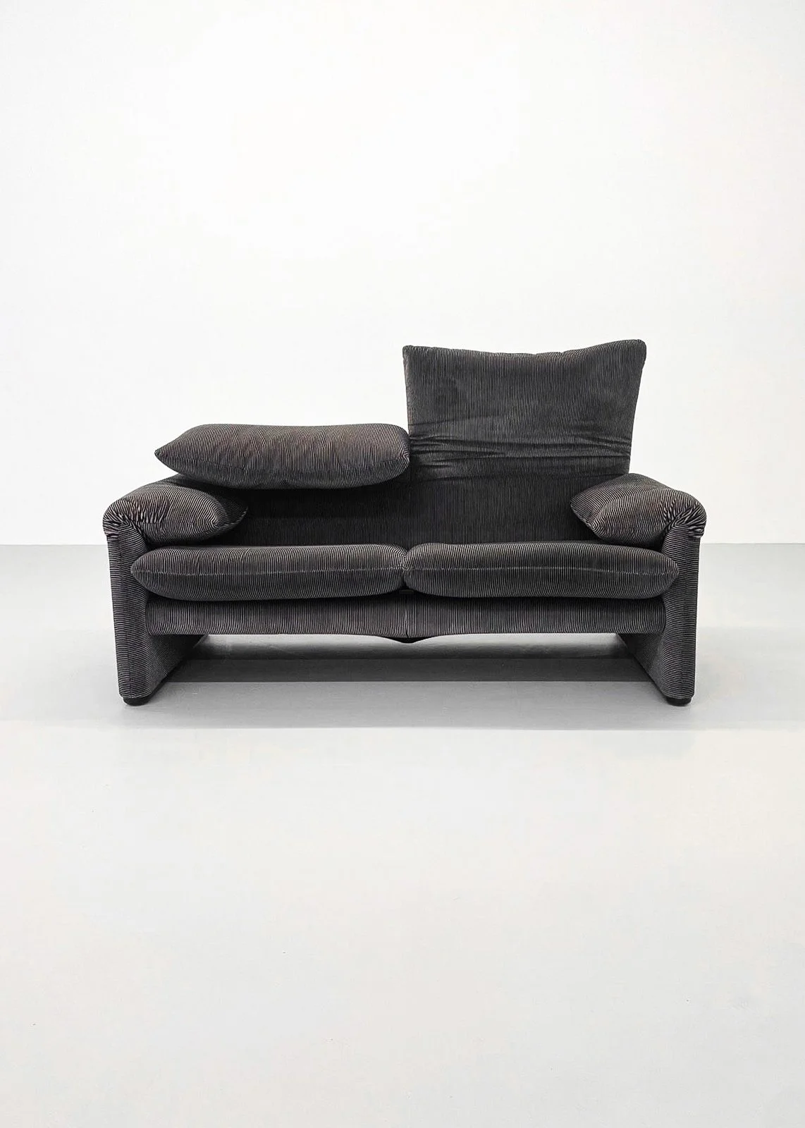 Cassina_Maralunga_4.jpg