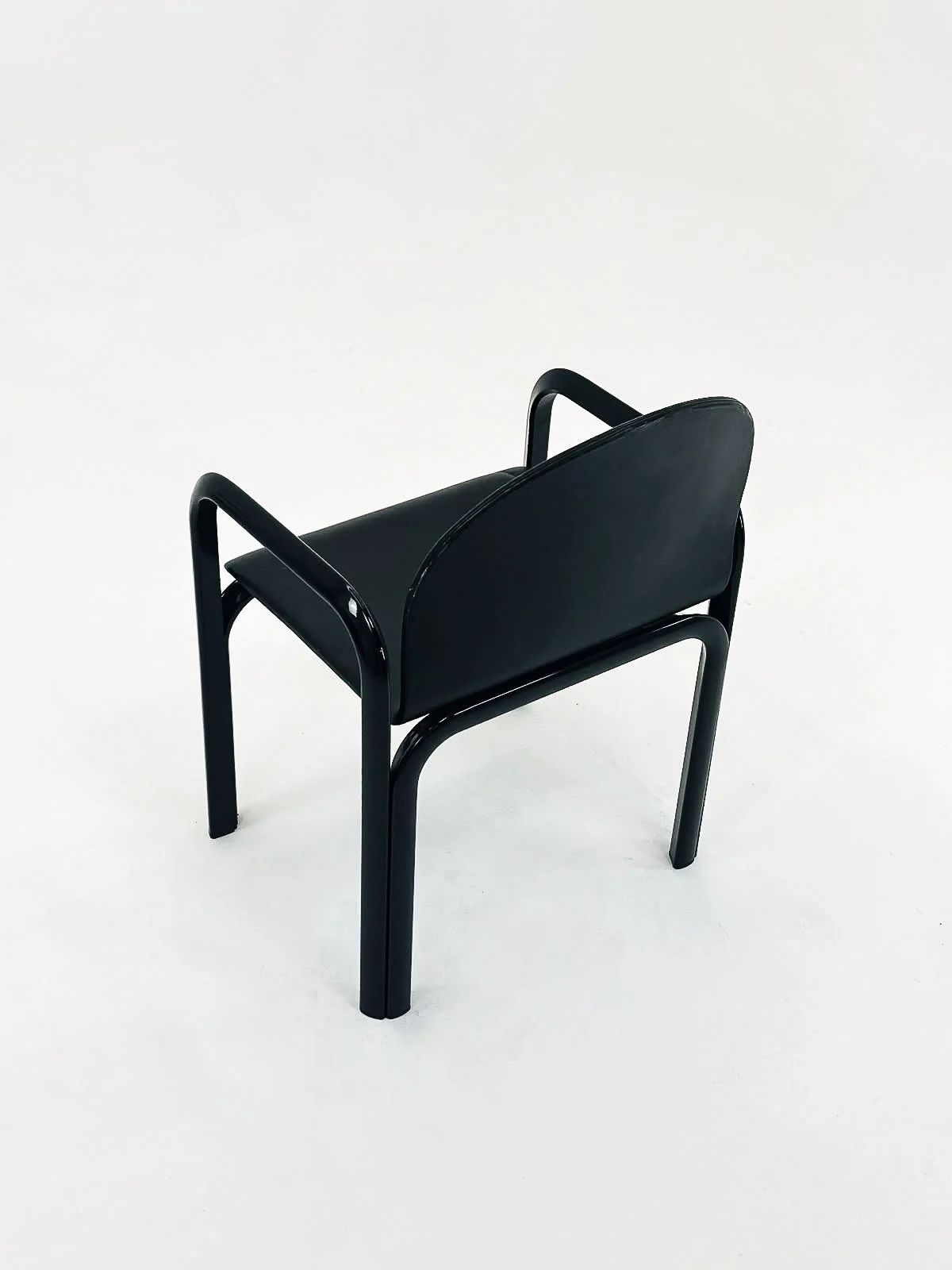 Gae Aulenti Stühle_Orsay_Knoll#57.jpg