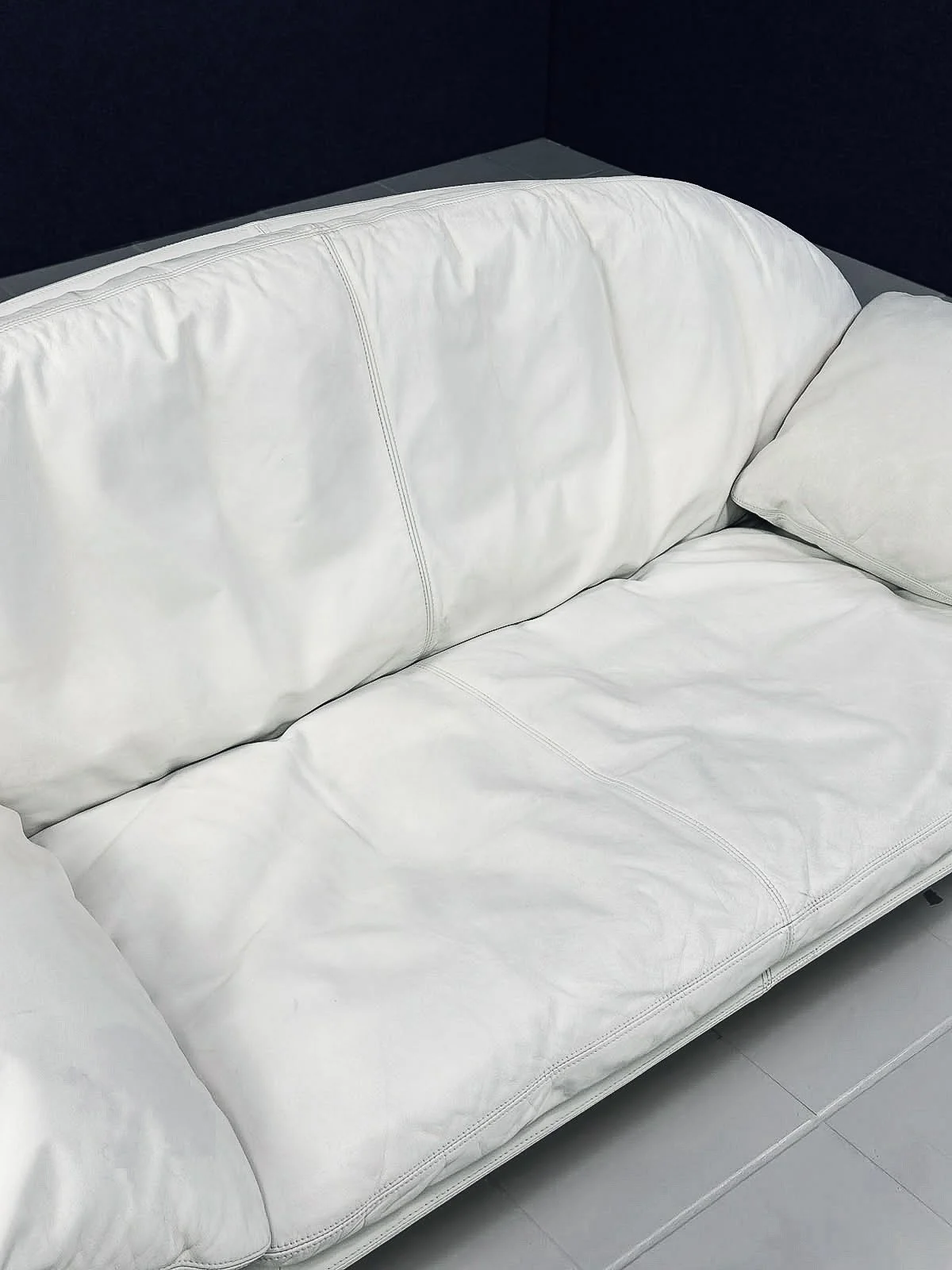 Burghard Vogtherr_Air_Hain & Thome_Sofa#17.jpg