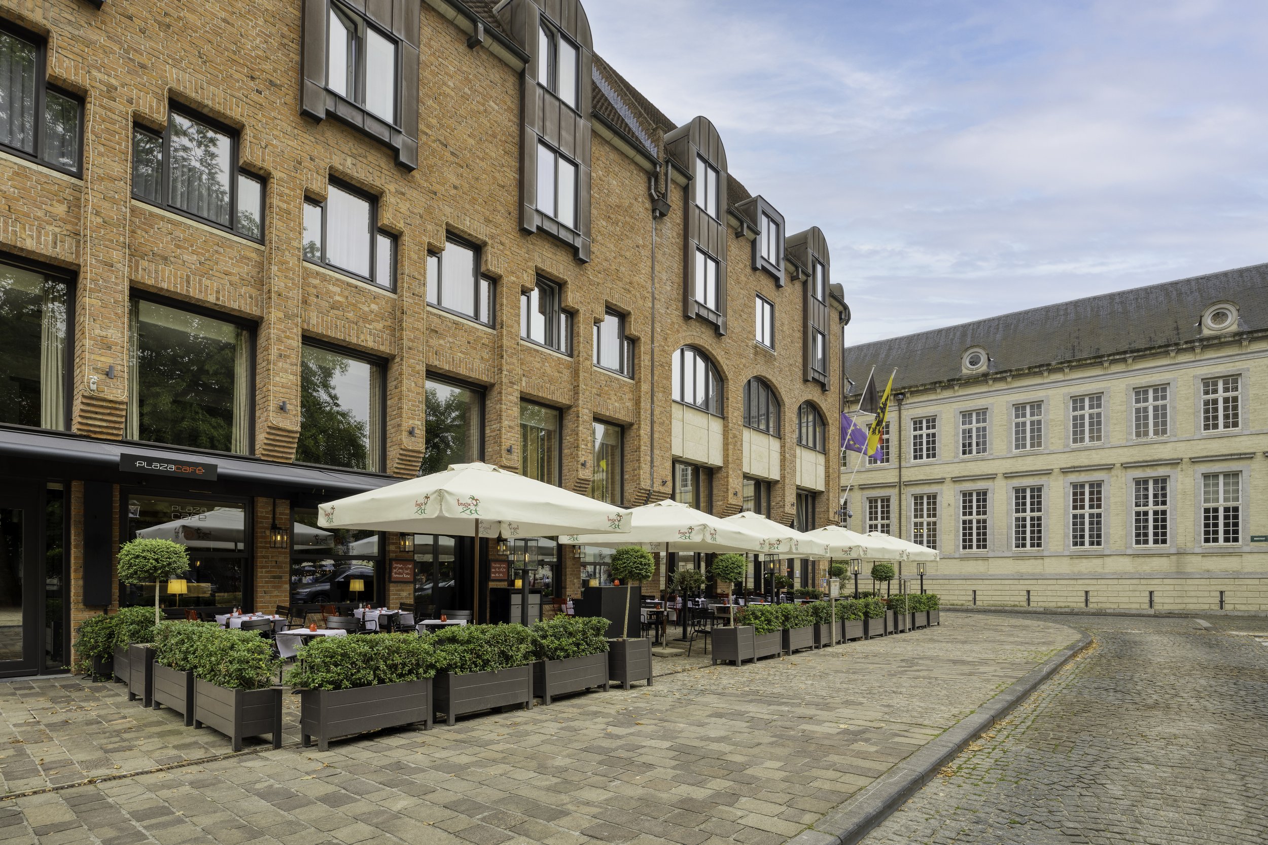 PlazaCafé Terrace.jpg