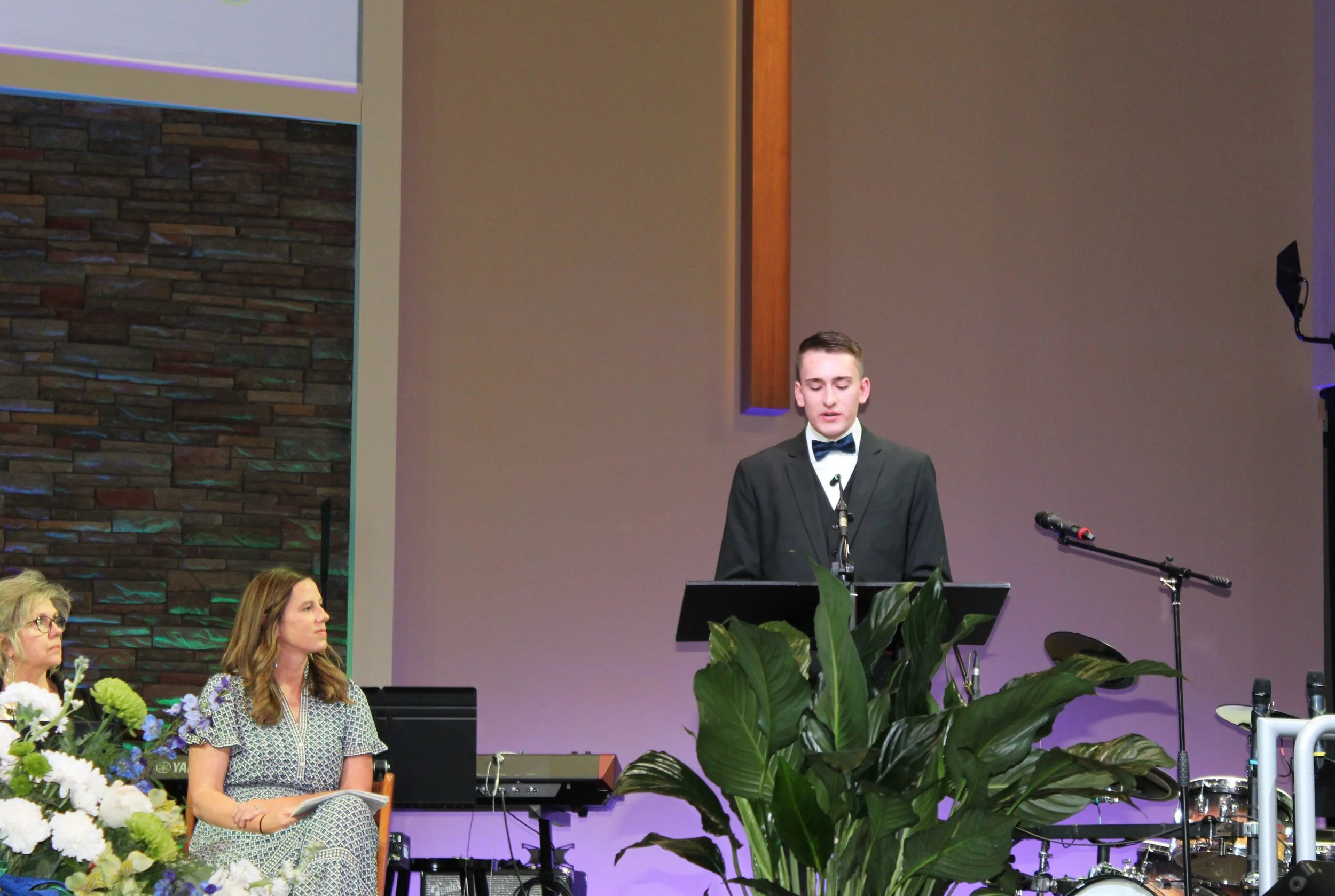 Summit Christian Academy proudly recognized our newest inductees and returning members of the American Christian Honor Society!

The American Christian Honor Society seeks to  📚 Advance Scholarship ✝️Challenge Christian Leadership ❤️ Honor Christian