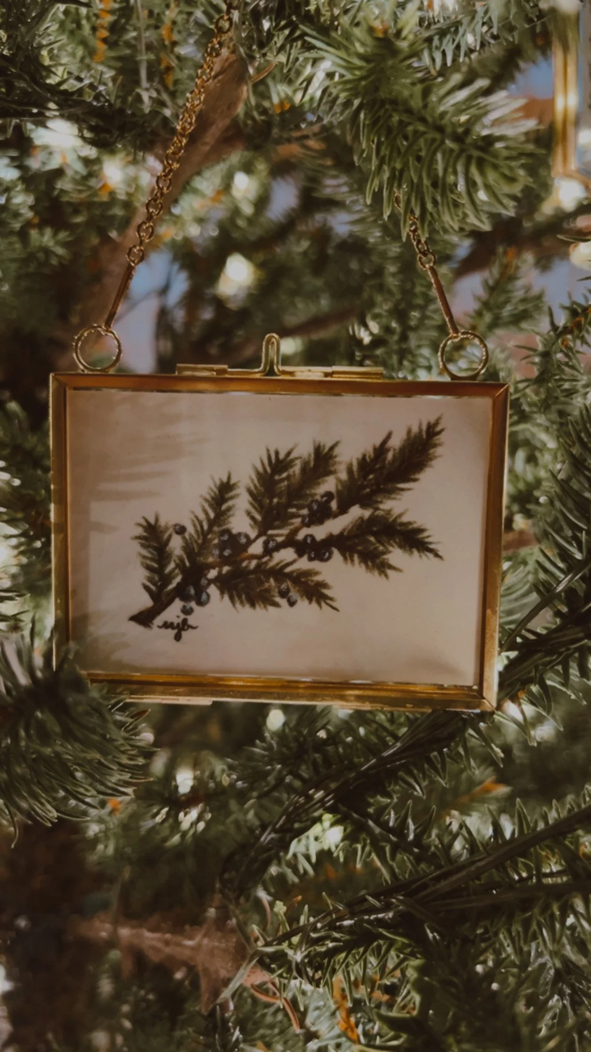 The Evergreen Estate Heritage Ornament Collection No. 9