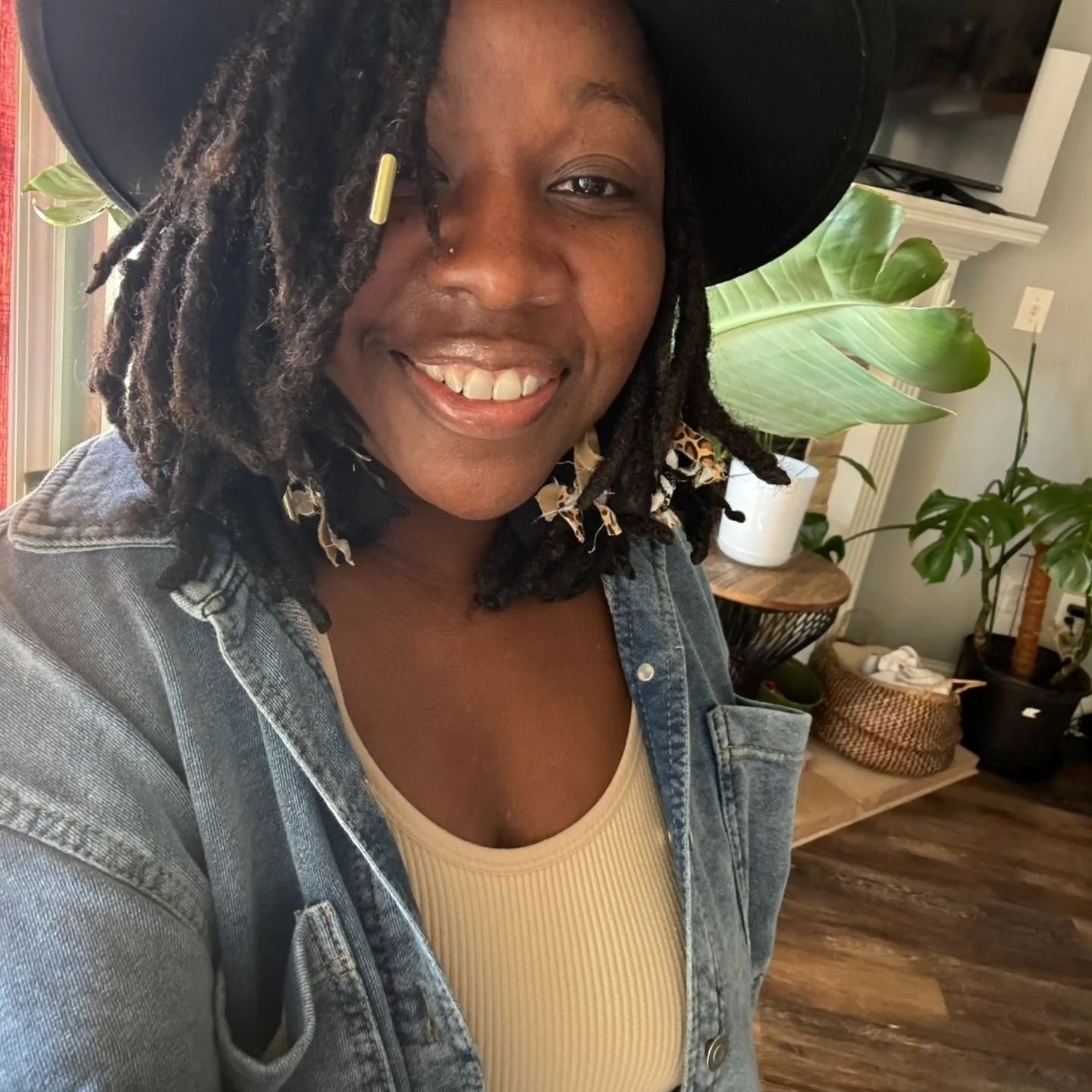 Zenovia Stephens of @blackkidsadventures is forever giving us all the feels! Her kind words &amp; good vibes remind us why we do what we do.

&quot;Nothing you don't already know, but I'm truly obsessed with how my FLY earrings transform a plain, uni