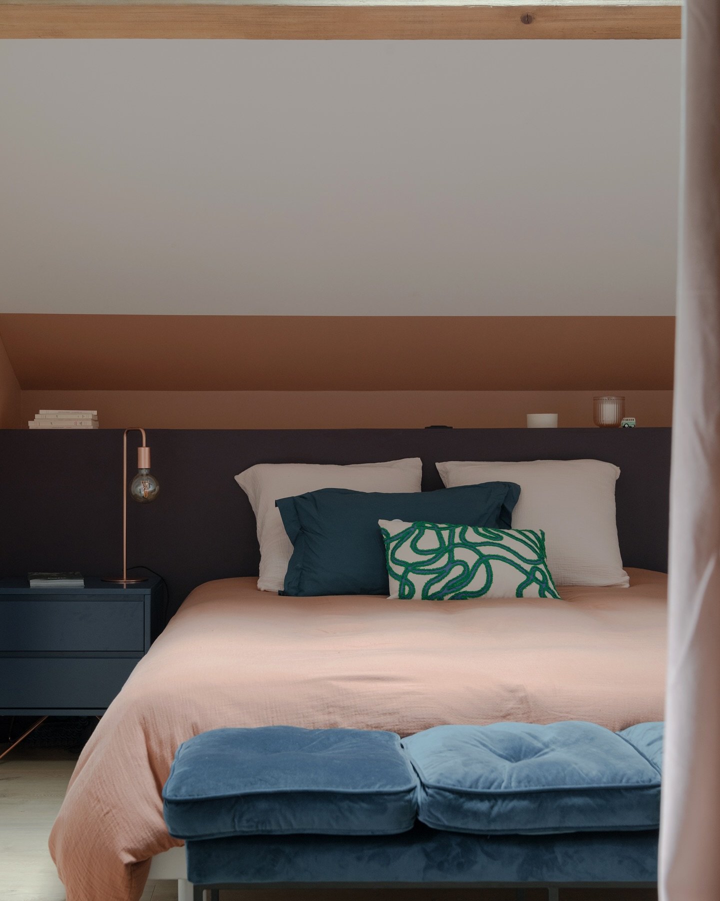 ✤ Les granges ✤

Voici aujourd&rsquo;hui la transformation des combles de cette maison, en espace de vie chaleureux ! ✨

Am&eacute;nager des combles, c&rsquo;est offrir une seconde vie &agrave; des espaces souvent oubli&eacute;s. 
Pour ce projet, nou