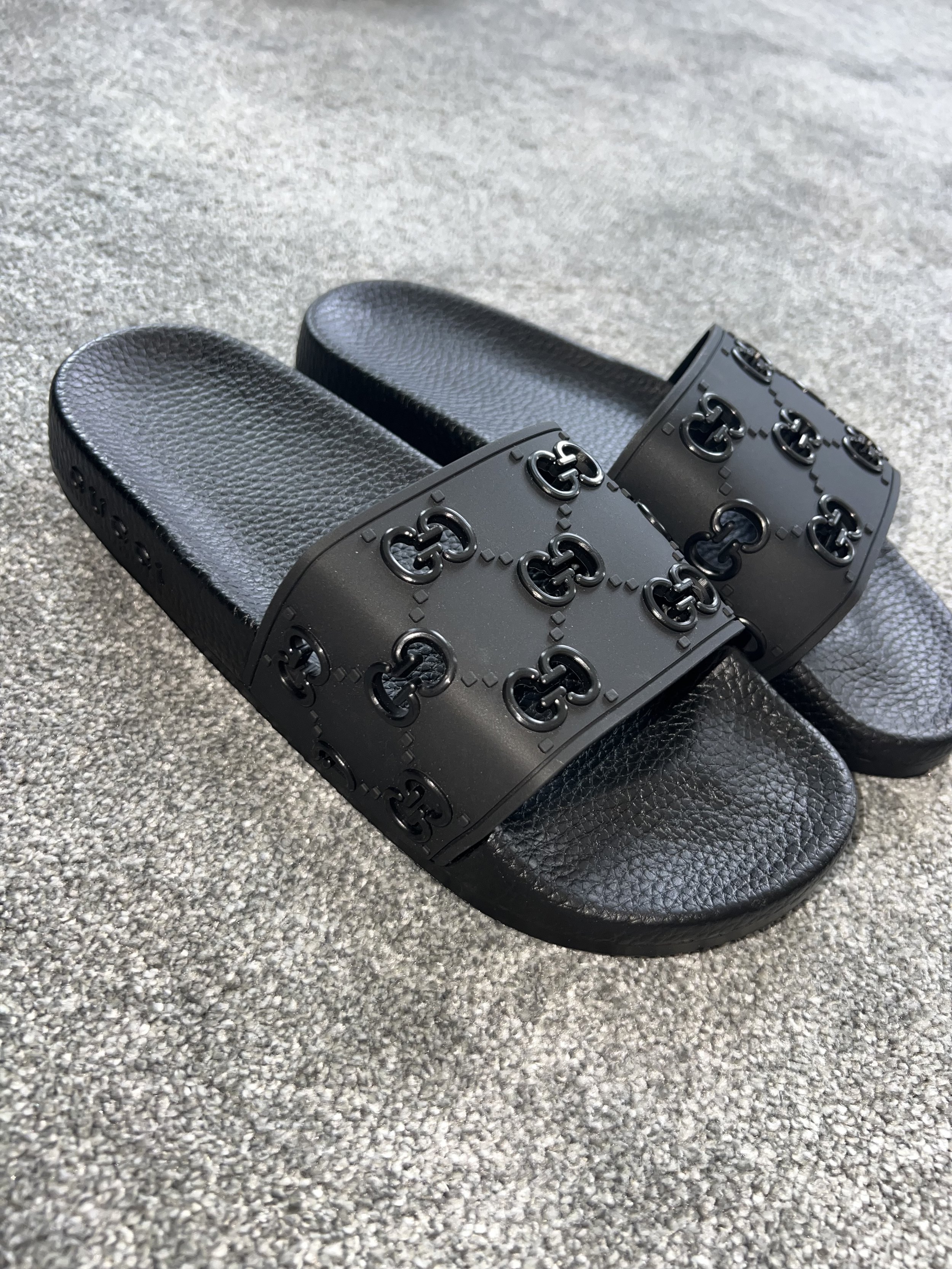 Black sliders