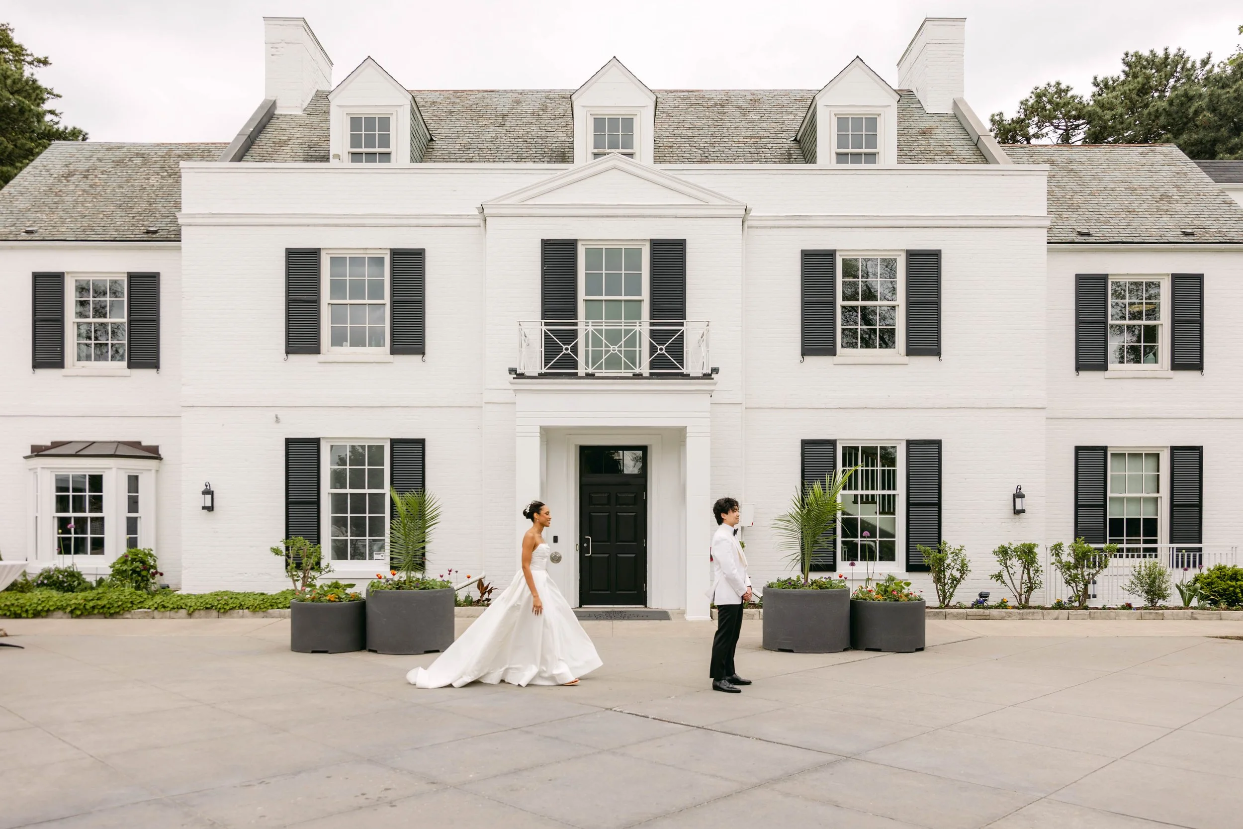 Should You Do a First Look? A Wedding Planner’s Perspective