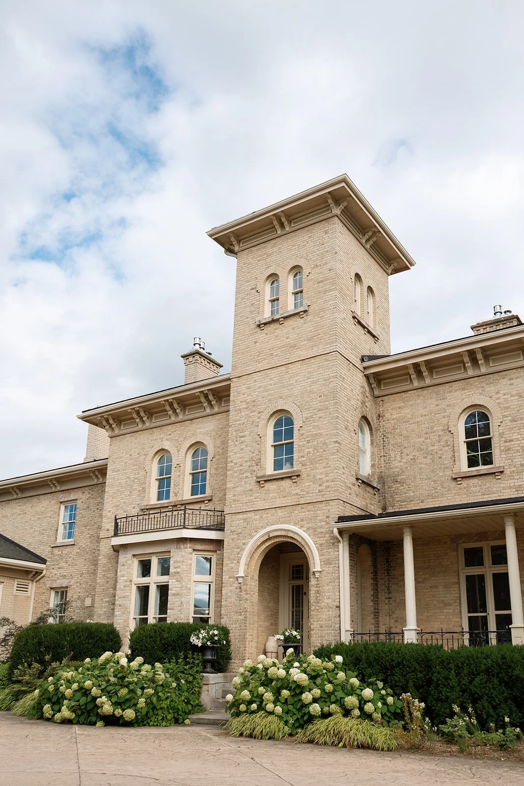 Lune 1860 is an historic estate wedding venue in Goderich Ontario
