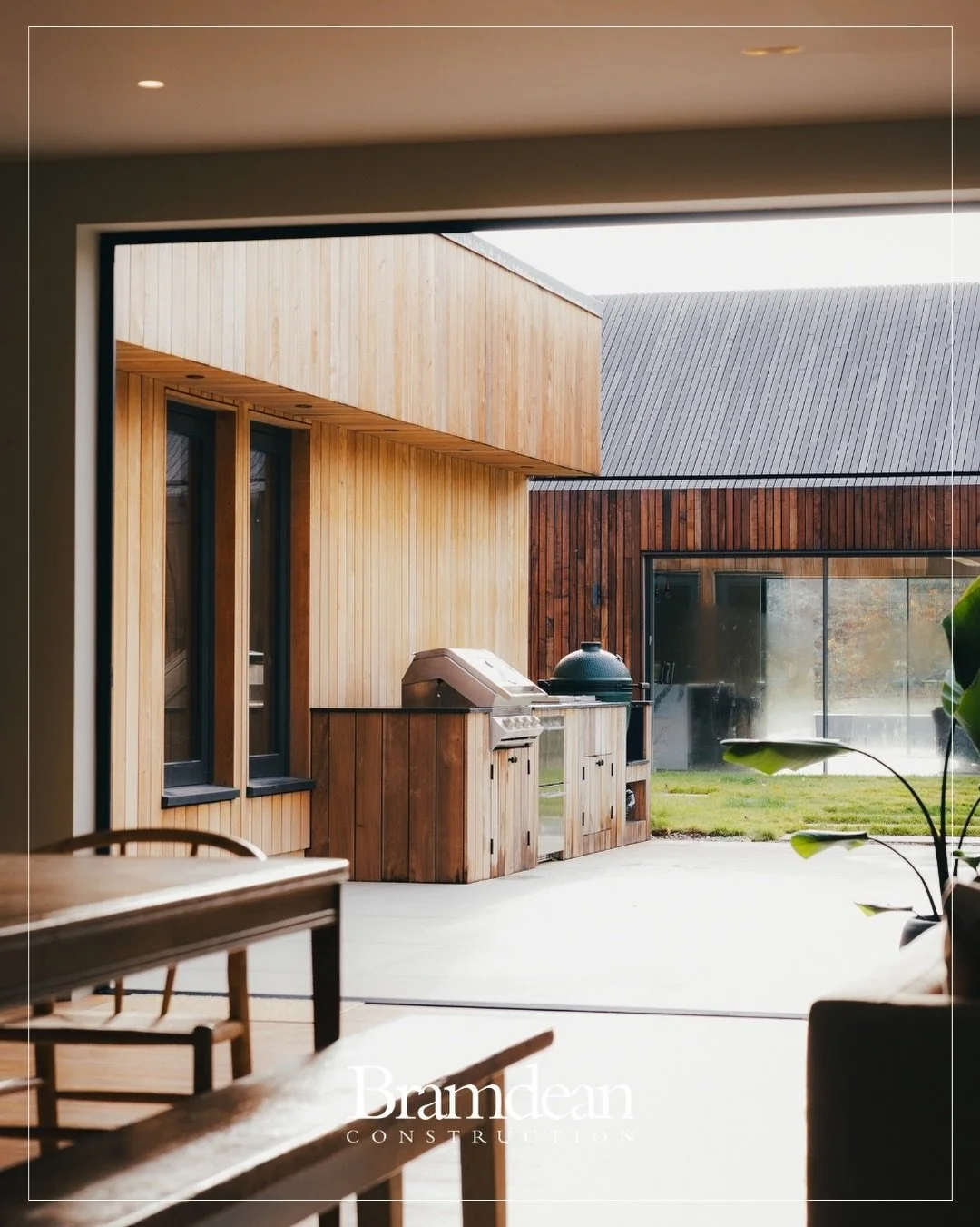 Apparently today is International Picnic Day, who knew? 

It&rsquo;s a great reminder of how much our homes expand during the summer months. The moment the weather warms up, the boundaries change. We open up the doors, move between the kitchen and th