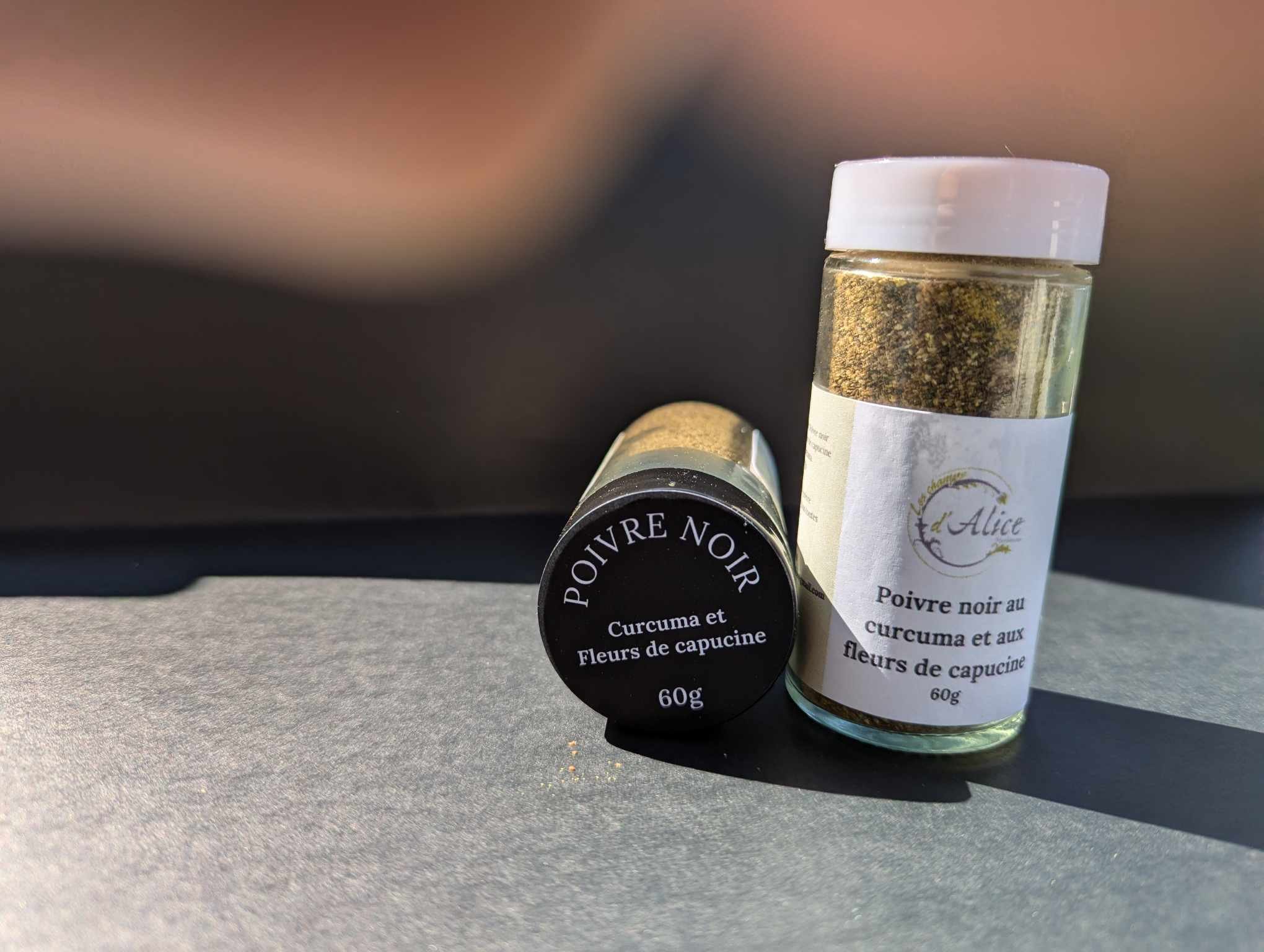 Poivre noir aux curcuma et fleurs de capucine - Les Champs d'Alice
