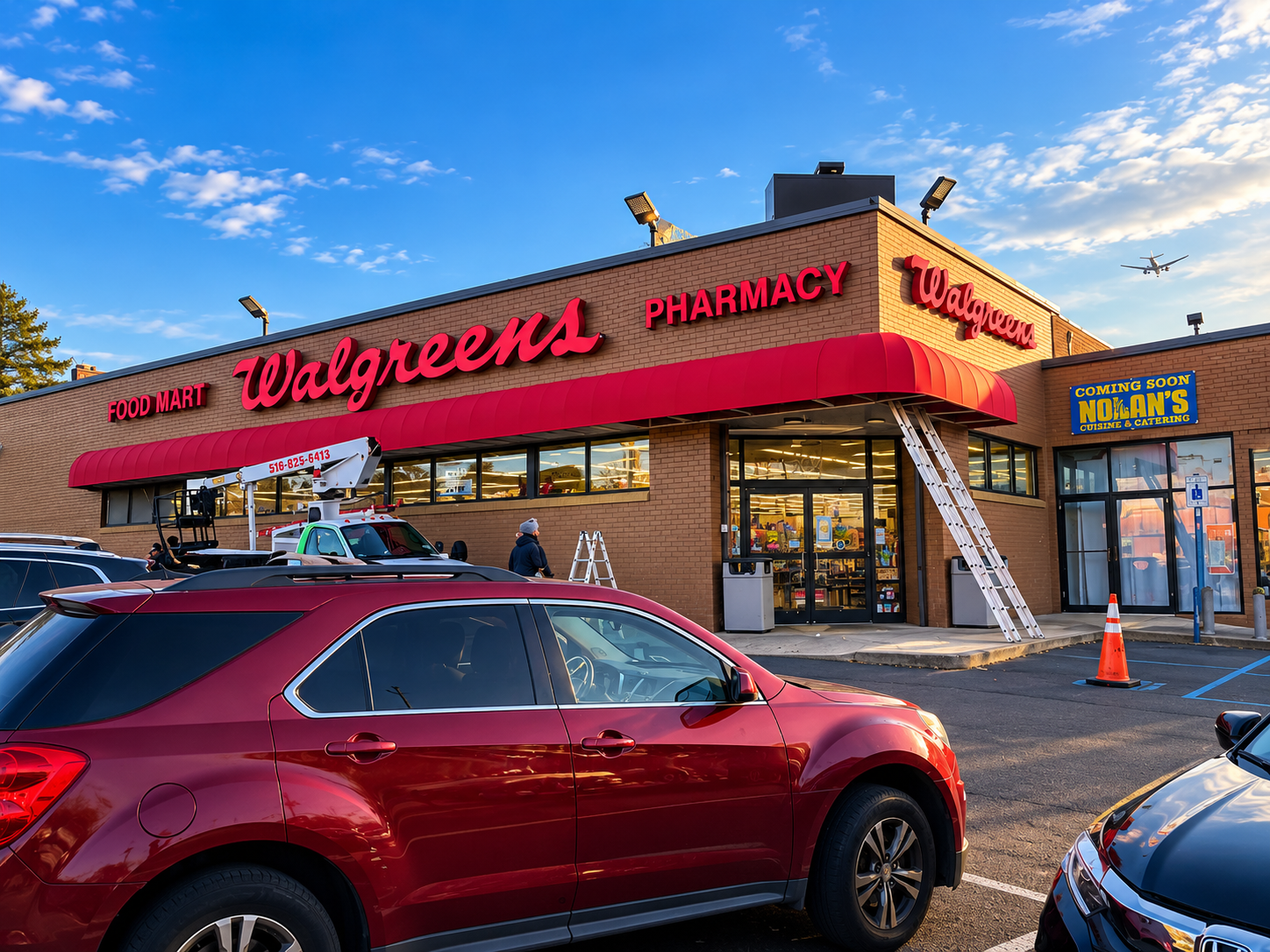 Fachada de Walgreens al atardecer.png