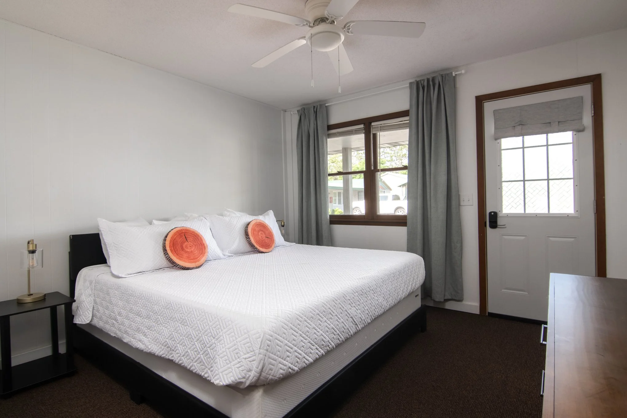 LUMBERJILL LODGE-ROOM 3-Bed 4.jpg