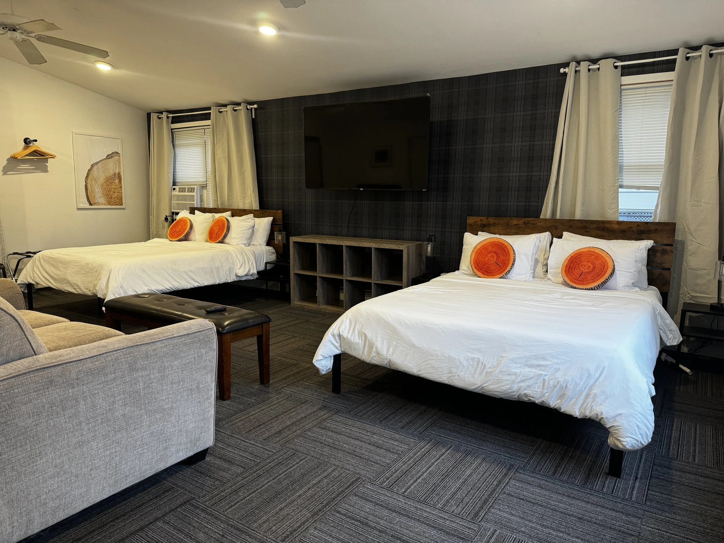 Room 10_Bedroom 1.jpg
