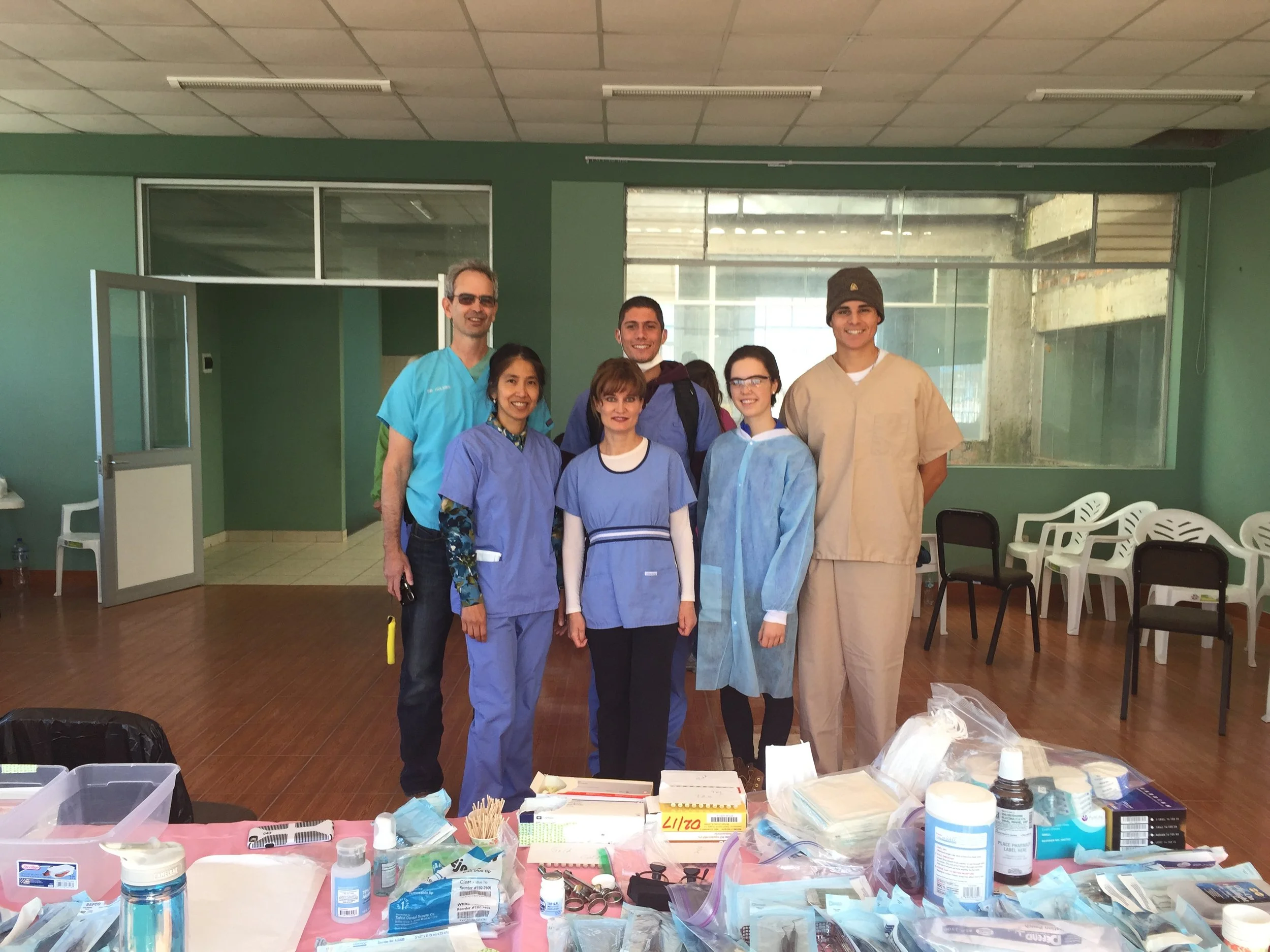 Danny Ashley with student health volunteers in Costa Rica