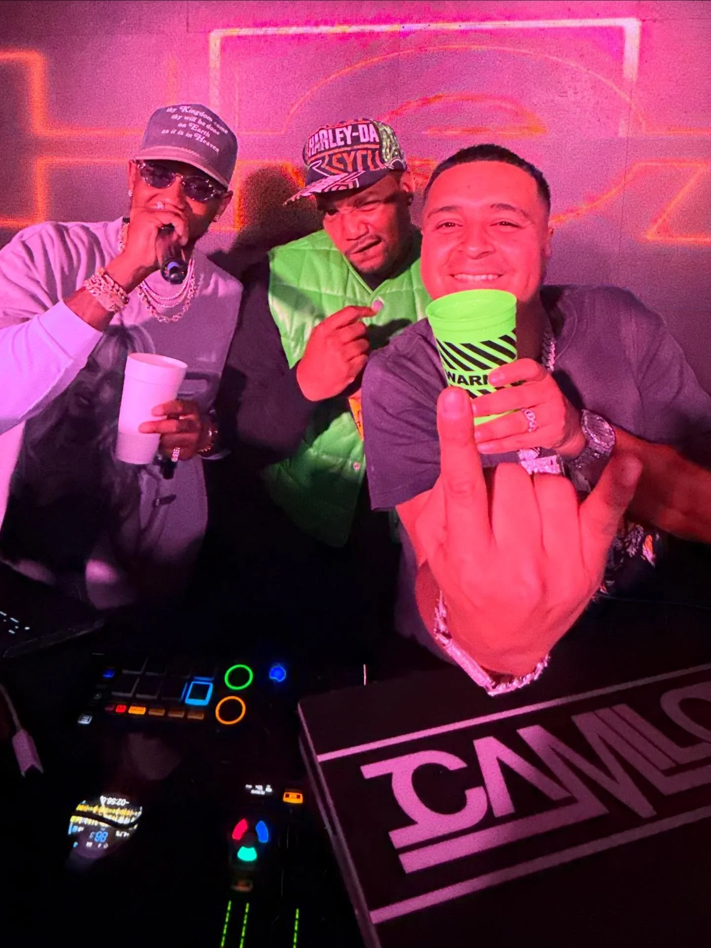 IN CASE YOU DIDN’T KNOW SO………..
Last Night @myfabolouslife @daveeast @justinlaboy @neekbucks QUEENS “HOA” WARNING ⚠️
📸 by: @marco2live