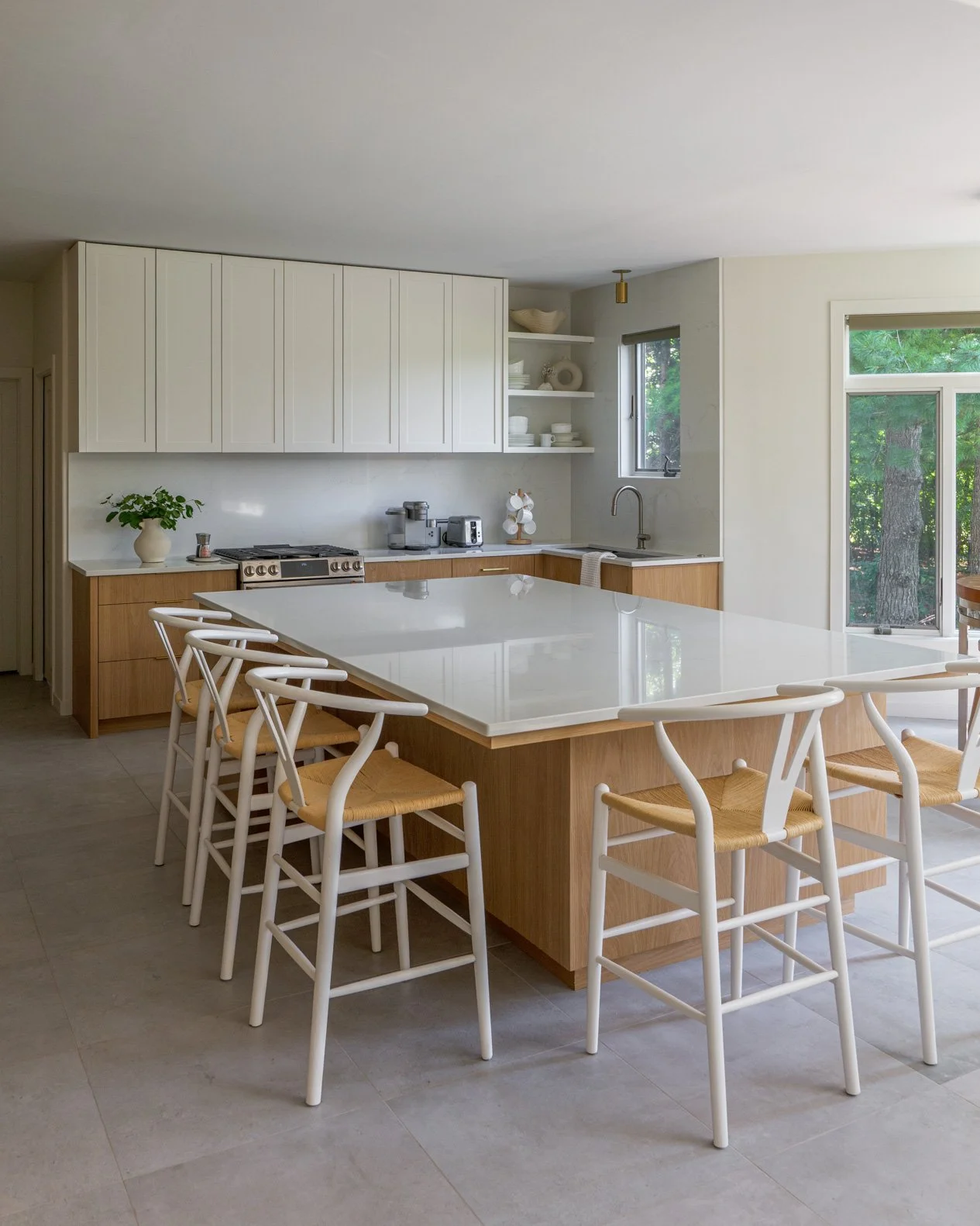 modern-kitchen-large-island.jpg