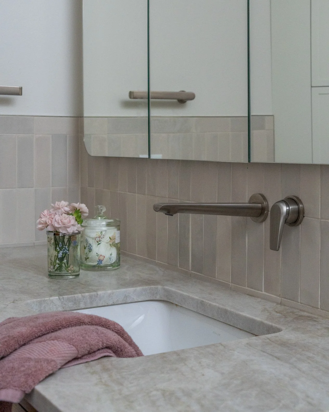 wall mounted faucet