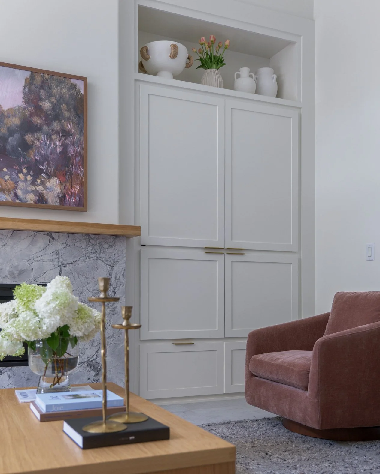 modern-living-room-built-in.jpg