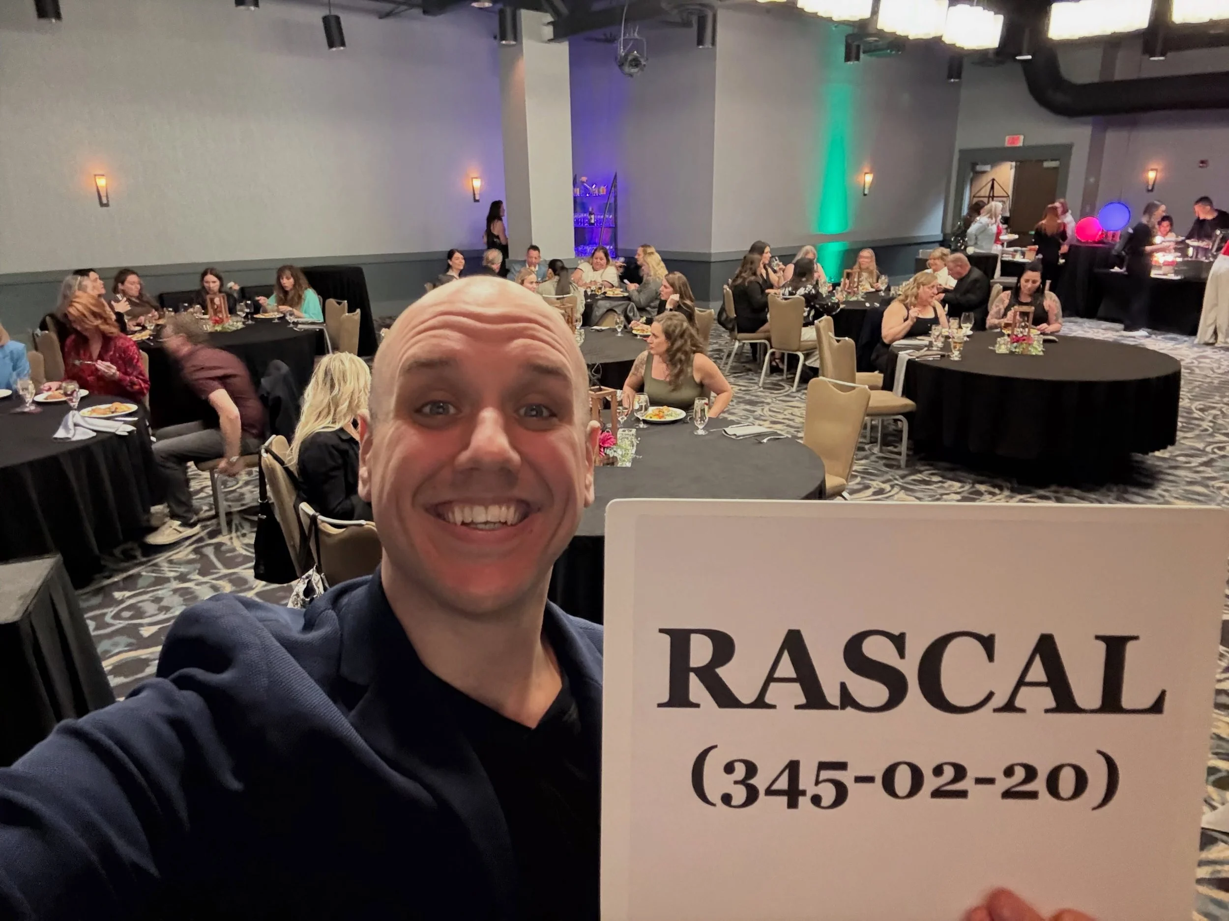 Can&rsquo;t wait to get the show started for @foxyboxwaxbar here at the @hotelartsyyc! It&rsquo;s going to be a blast! Thanks for having me out! 

More importantly, thank you for thinking of the word RASCAL tonight! 

#mentalism #corporatementalist