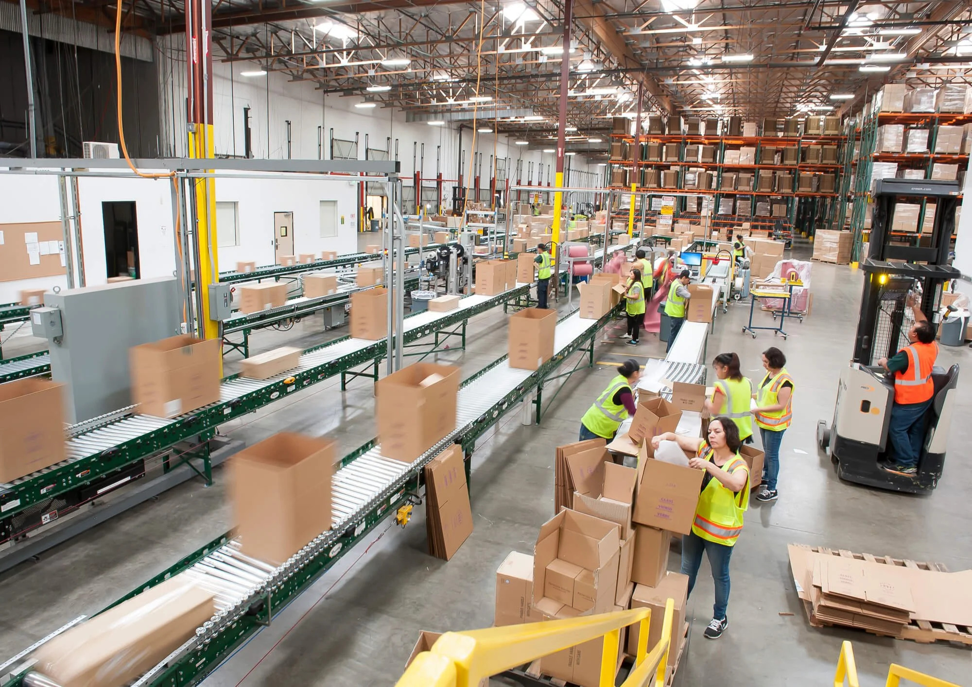 San Diego warehousing operations photographed for Saddle Creek Logistics-Ed Carreon Photography