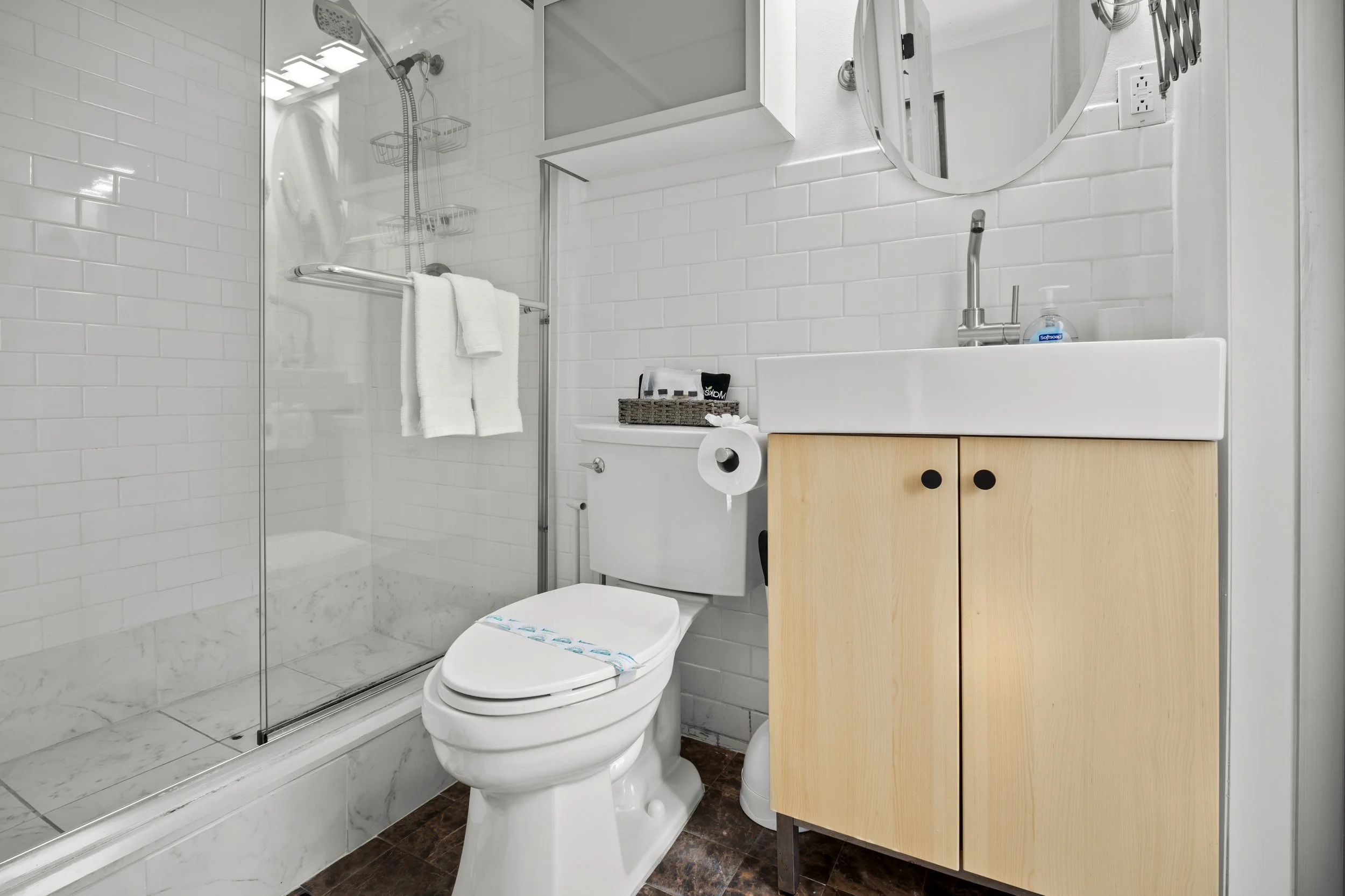 Real estate photography interior bathroom