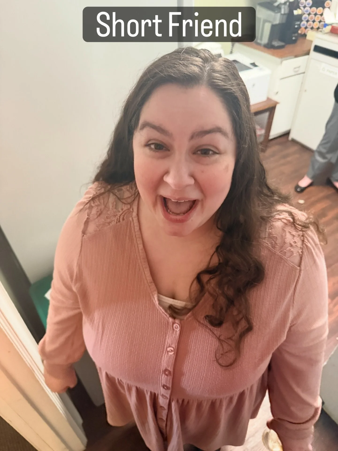 Short friend to tall friend : &ldquo; I wonder what I look like from up there&rdquo;

📸

Tall friend : &ldquo; Wait, now I wanna see what you see &ldquo; 

📸

Both of us: 🤣🤣🤣🤣🤣🤣