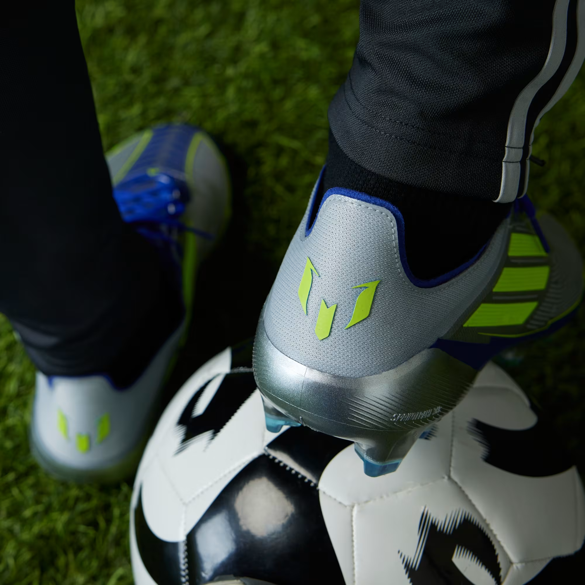F50_Elite_Messi_Firm_Ground_Cleats_Silver_IH0915_HM7.png