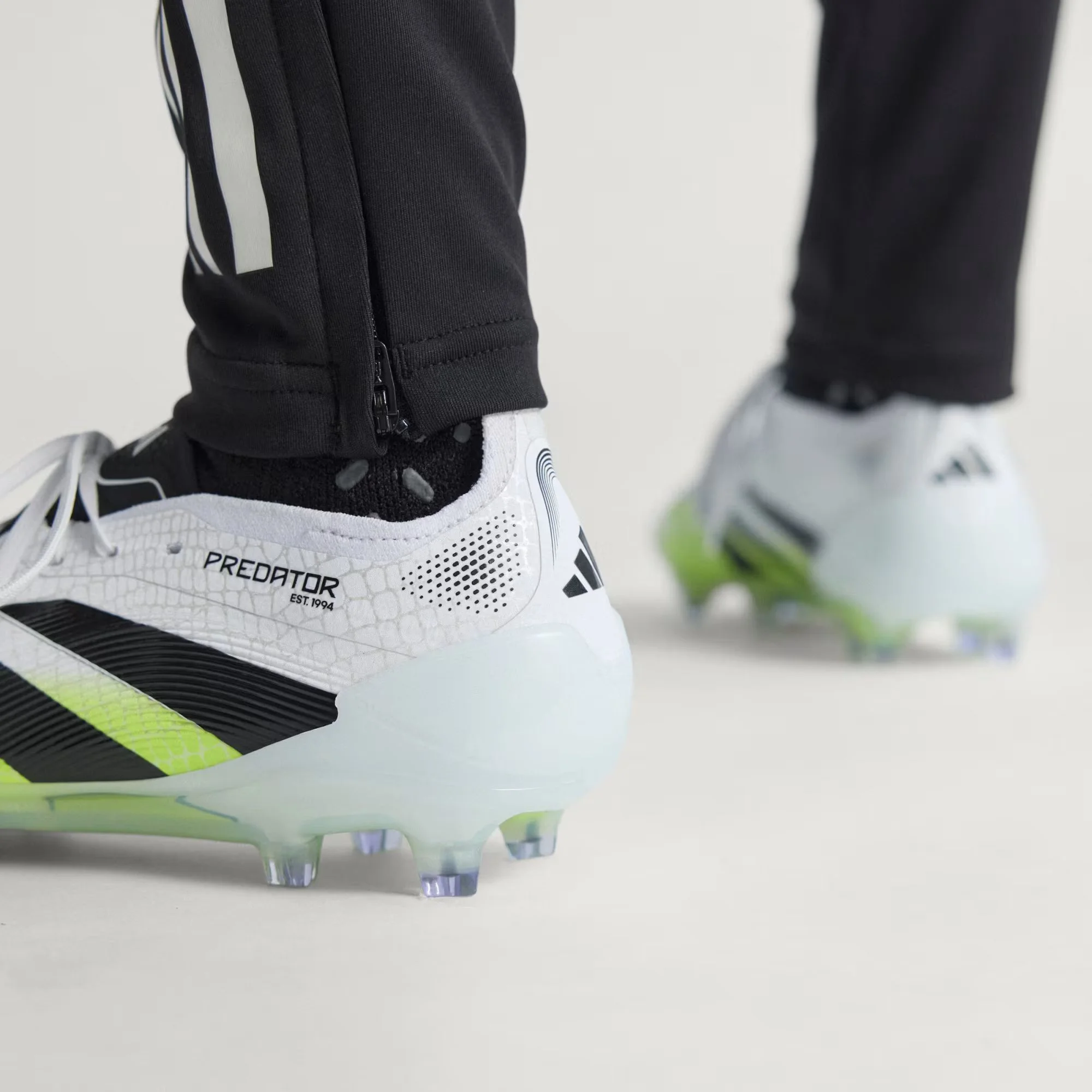 Predator_Elite_Firm_Ground_Cleats_White_JI1082_HM10.jpg