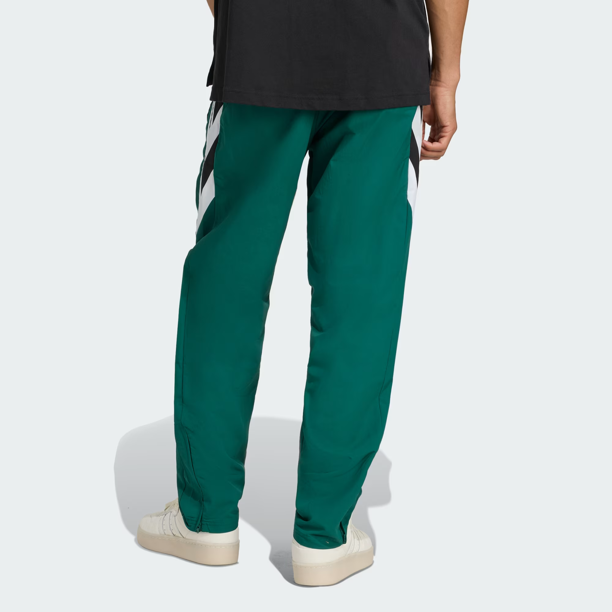 Track_Pants_Green_JX3055_23_hover_model.png