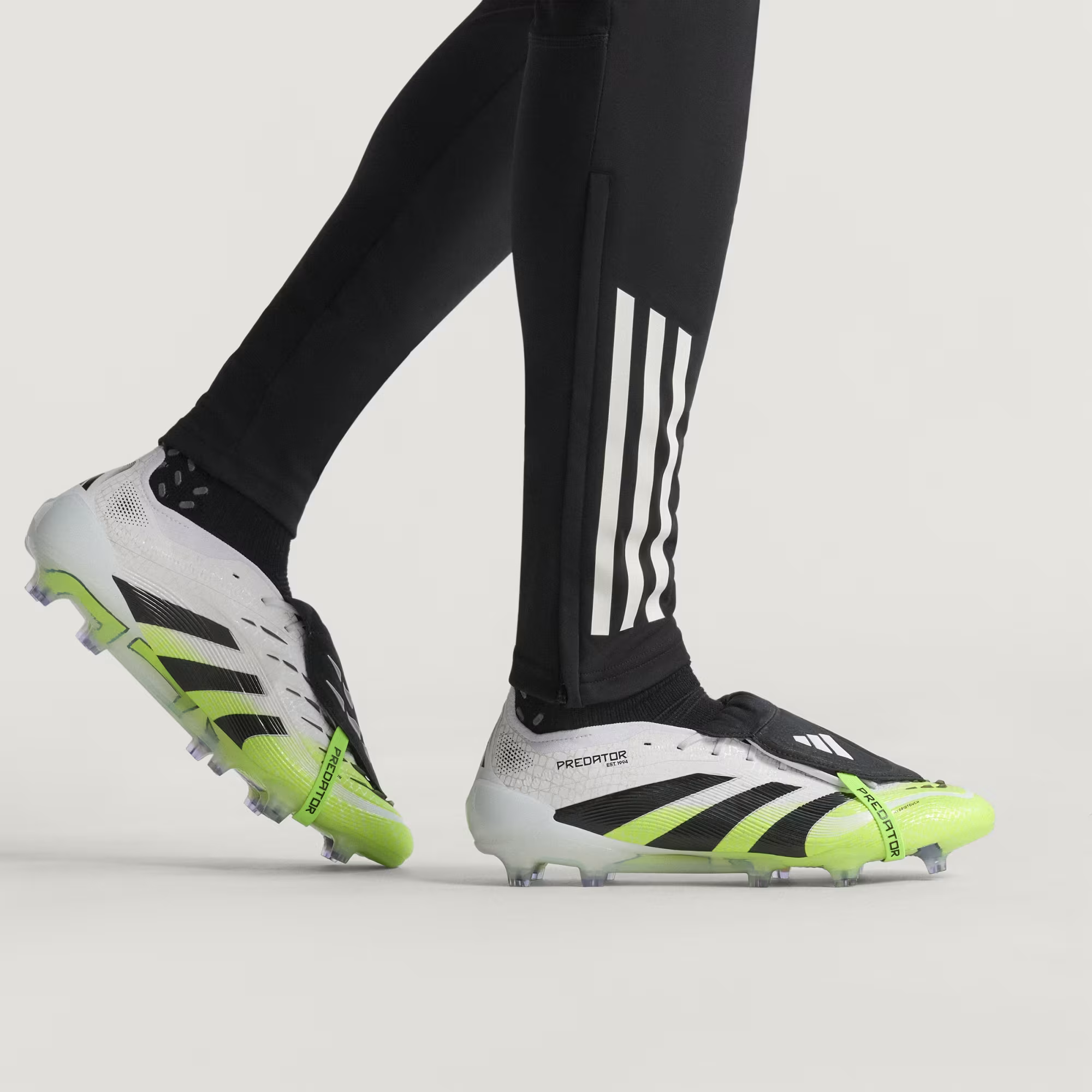Predator_Elite_Fold-Over_Tongue_Firm_Ground_Cleats_White_JI1092_HM3_hover.png