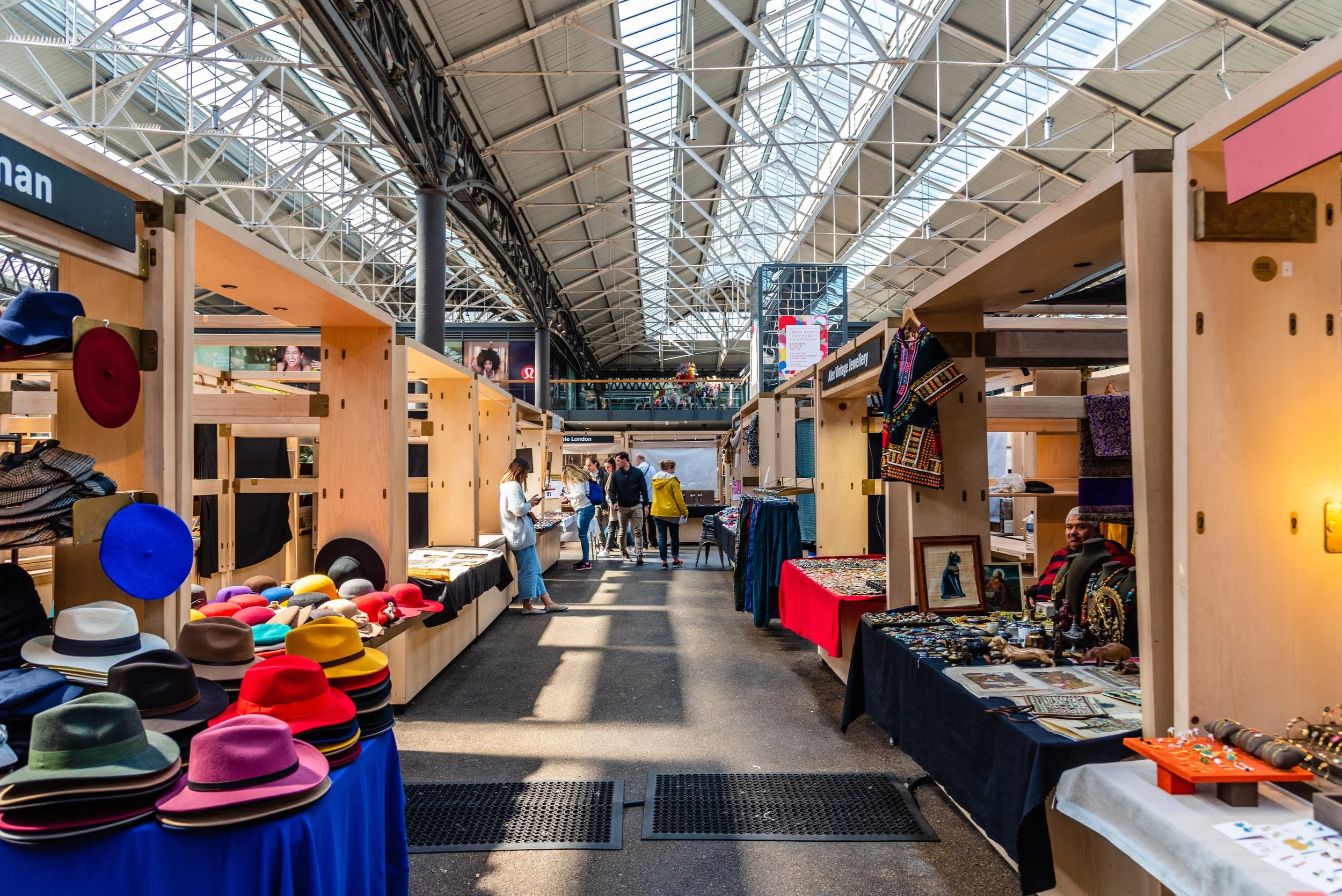 How Far in Advance Should You Book a Trade Show Booth? A Timeline Guide for Exhibitors
