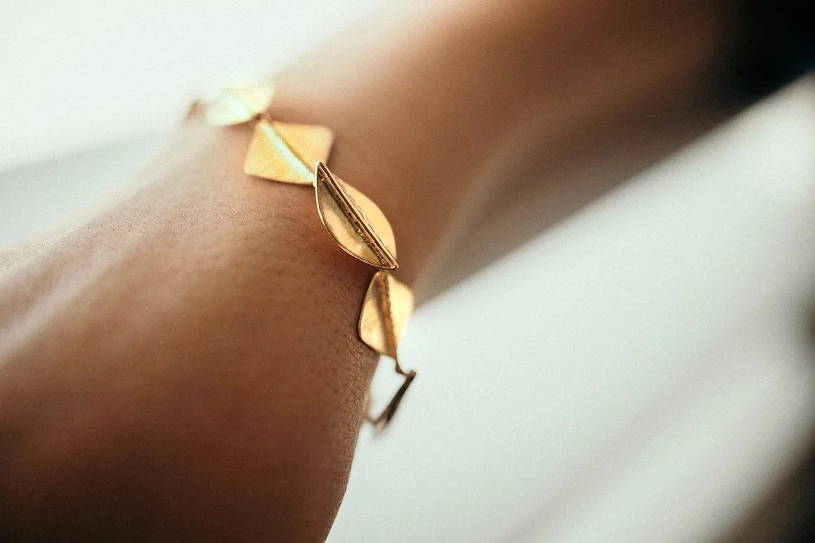 autumn-bracelet-18k-gold-jewellery-leaf