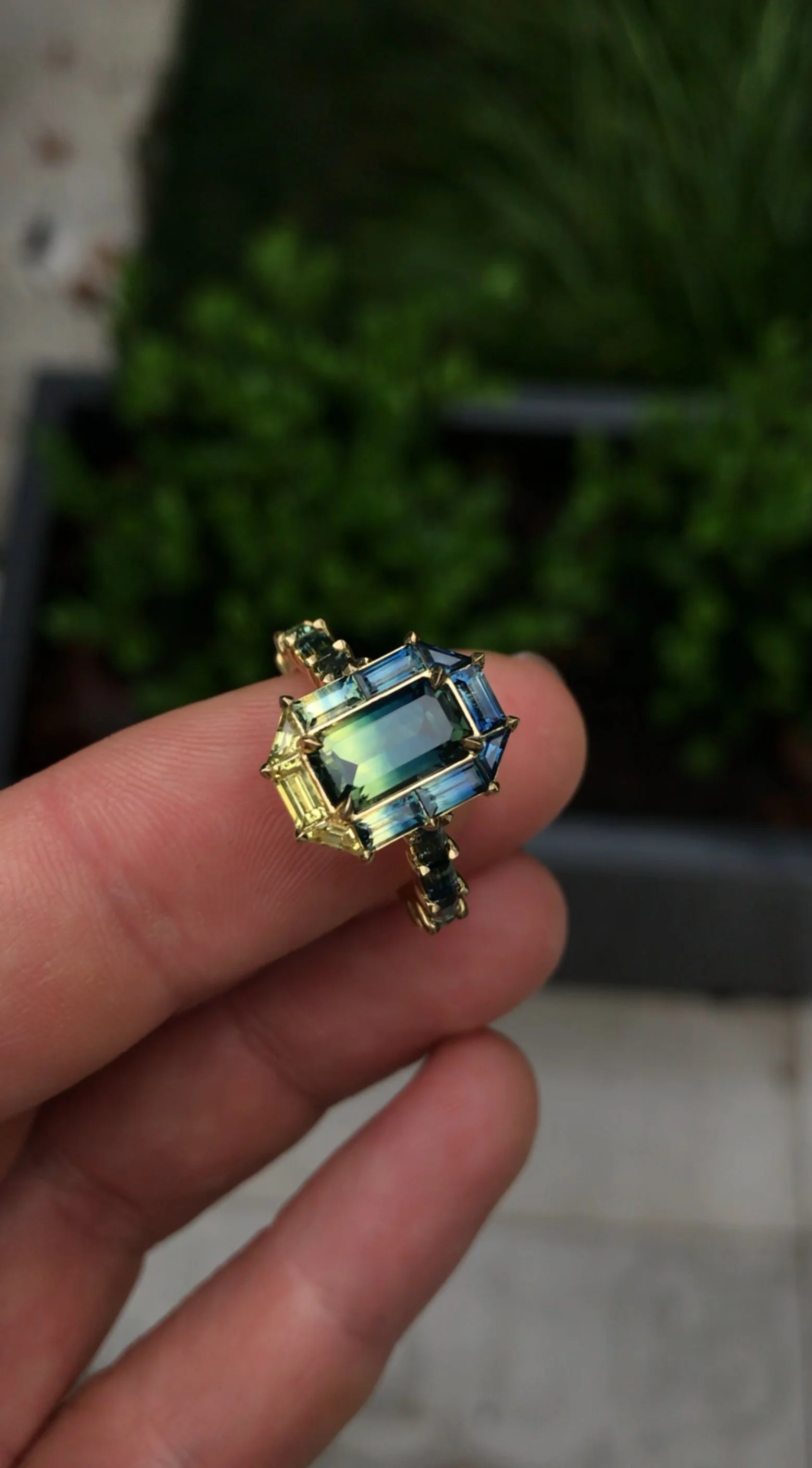 australian-parti-sapphire-engagement-ring