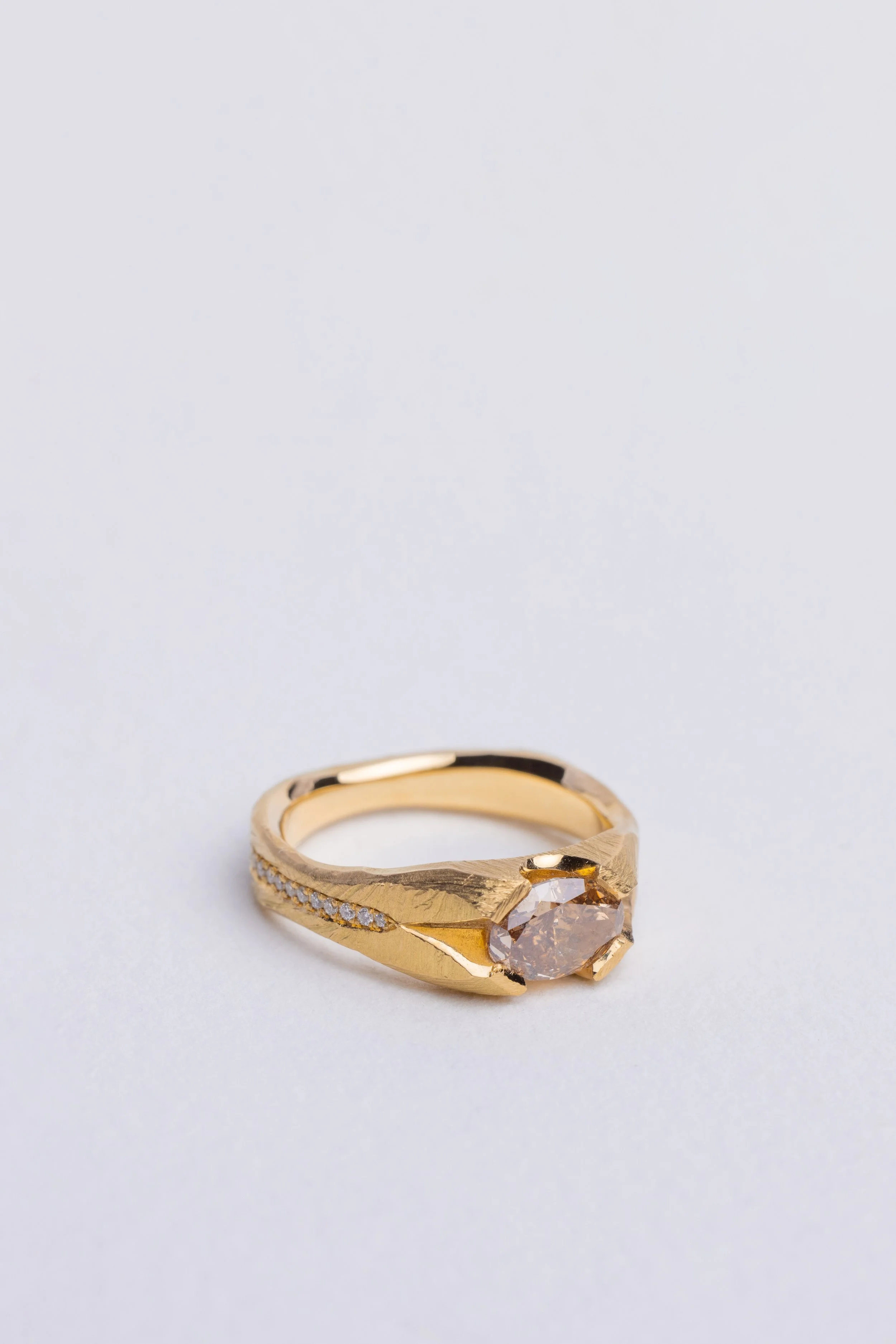 cognac-eye-engagement-ring-gemstone