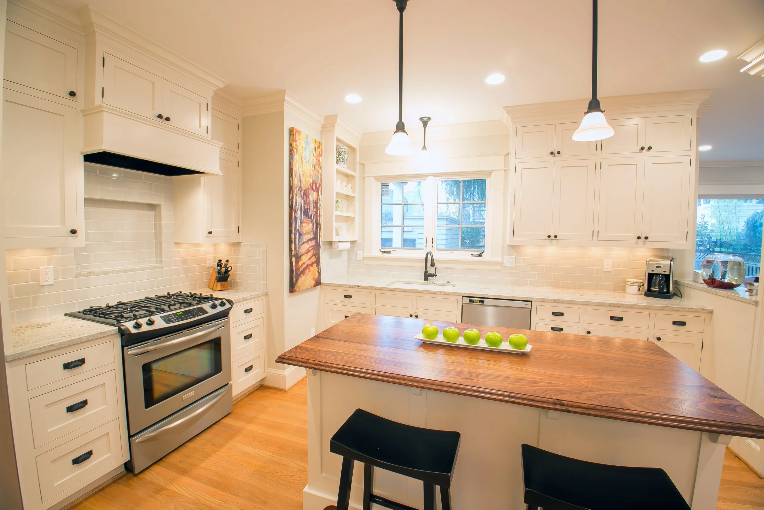 An image of a kitchen