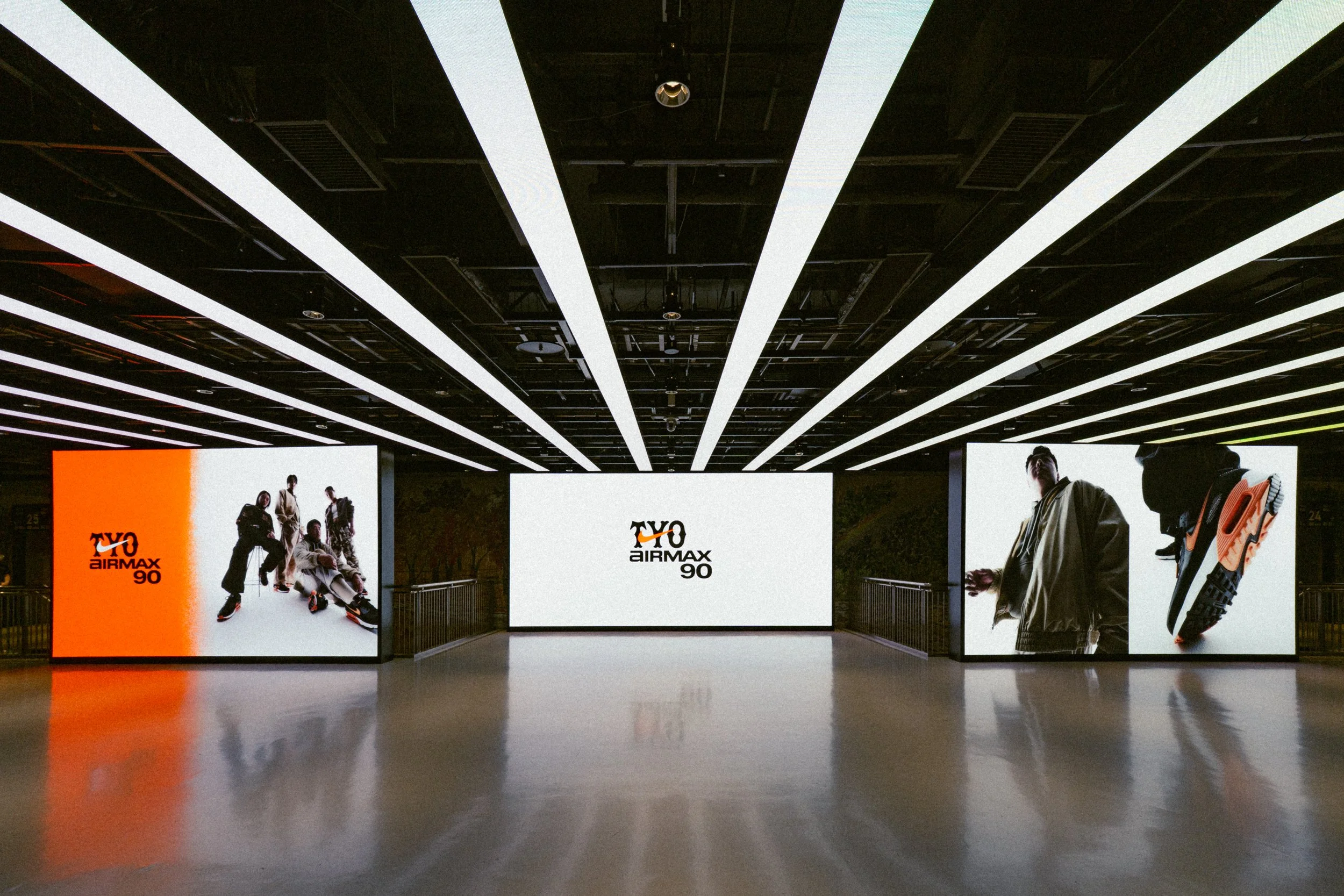 Yomiuri Giants x Nike Air Max 90