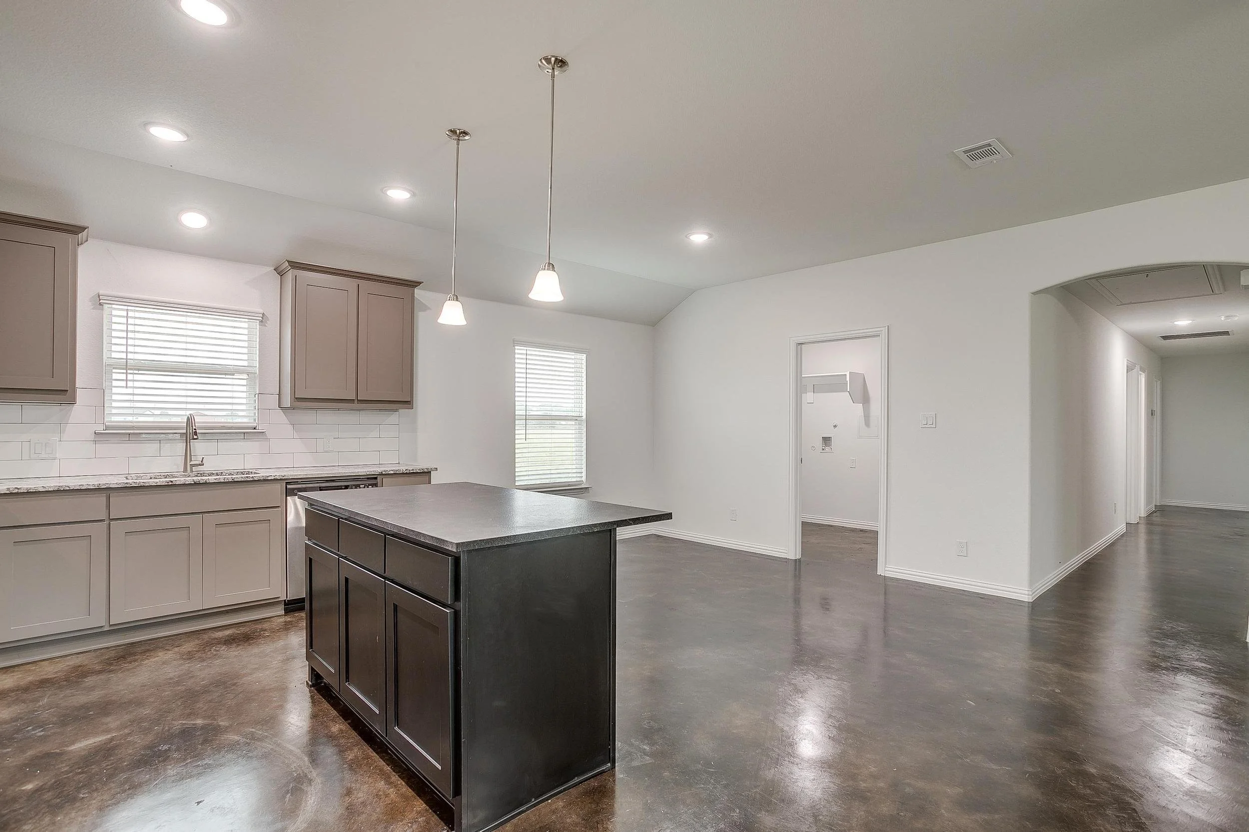 5716 High Plains Trail (16 of 41).jpg