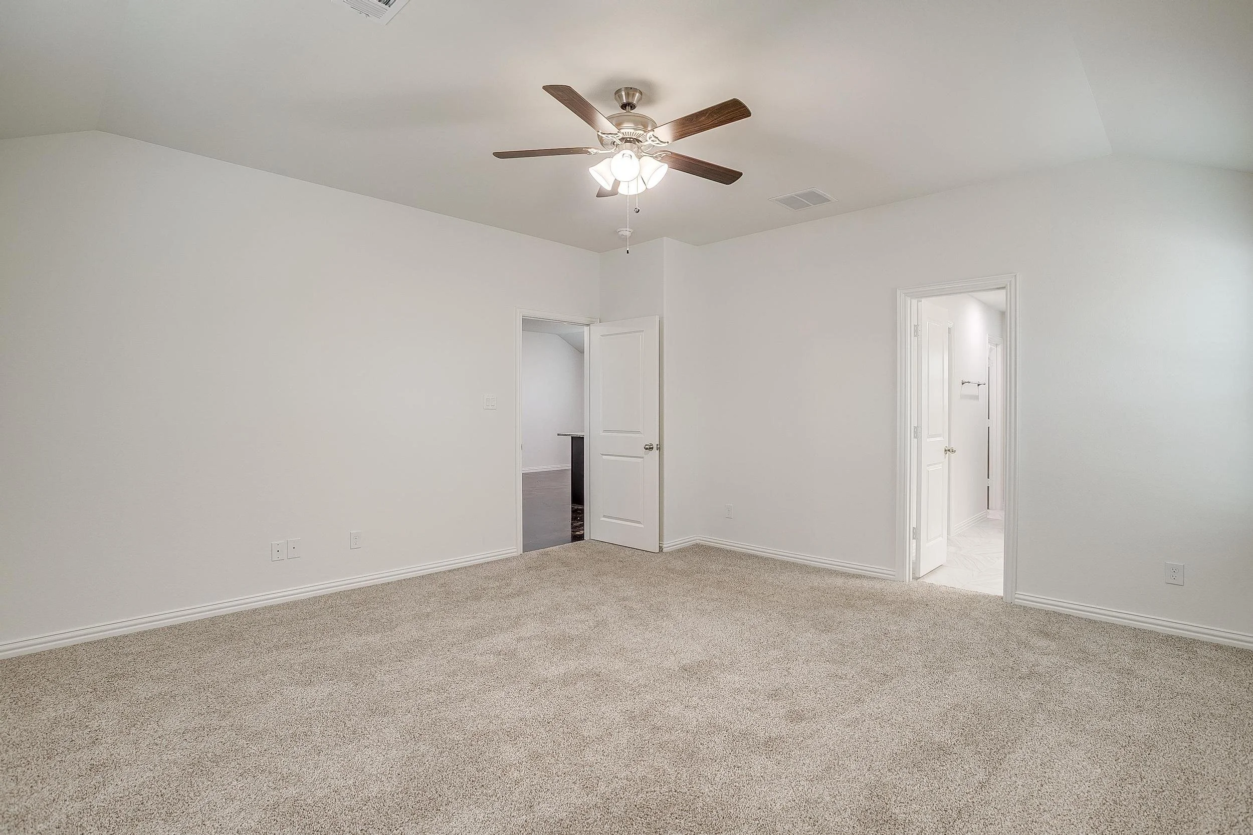 5832 High Plains Trail (21 of 40).jpg