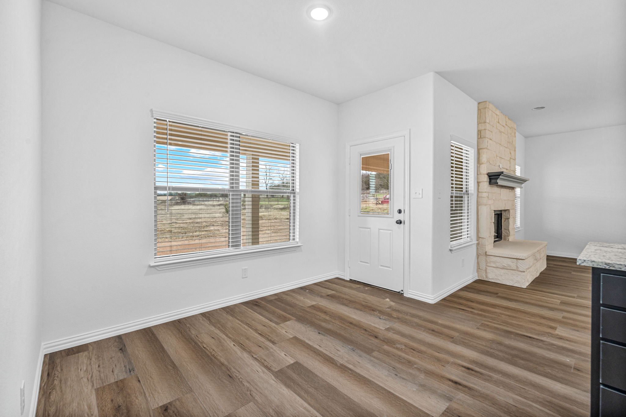 51-web-or-mls-3813_Pine_In-12.jpg