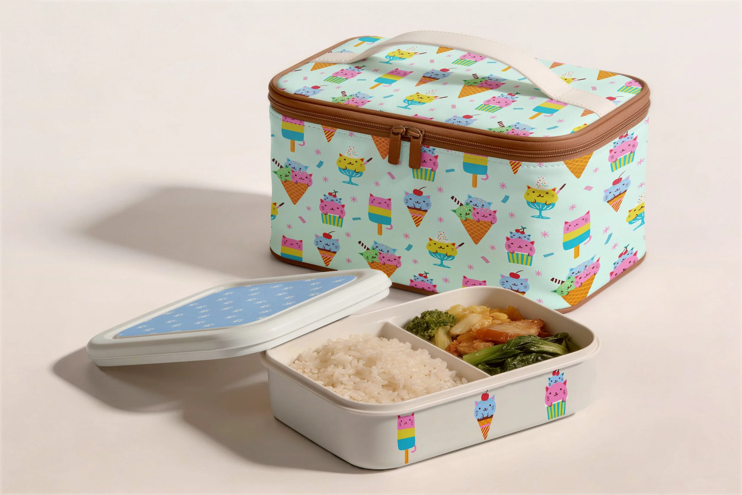 Lunch Bag Mockup_1.jpg