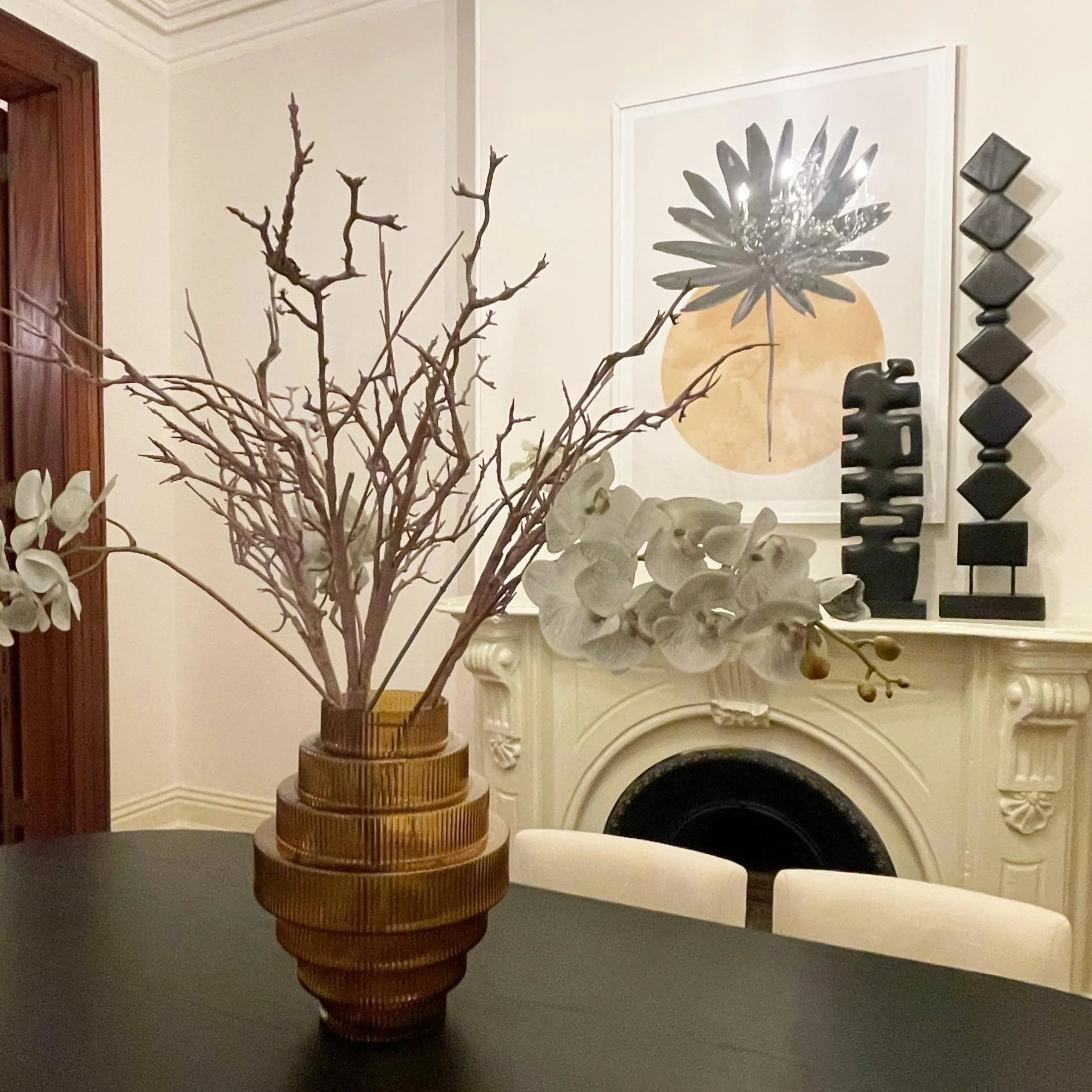 Hello Vicky! We love a classic Victorian terrace. 😍

#victorianterrace #terrace #classic #propertystyling #propertystylist #sydneypropertystyling #interiordesign #residentialpropertystyling #homestyling #realestatestyling #interiorgoals #stylingsydn