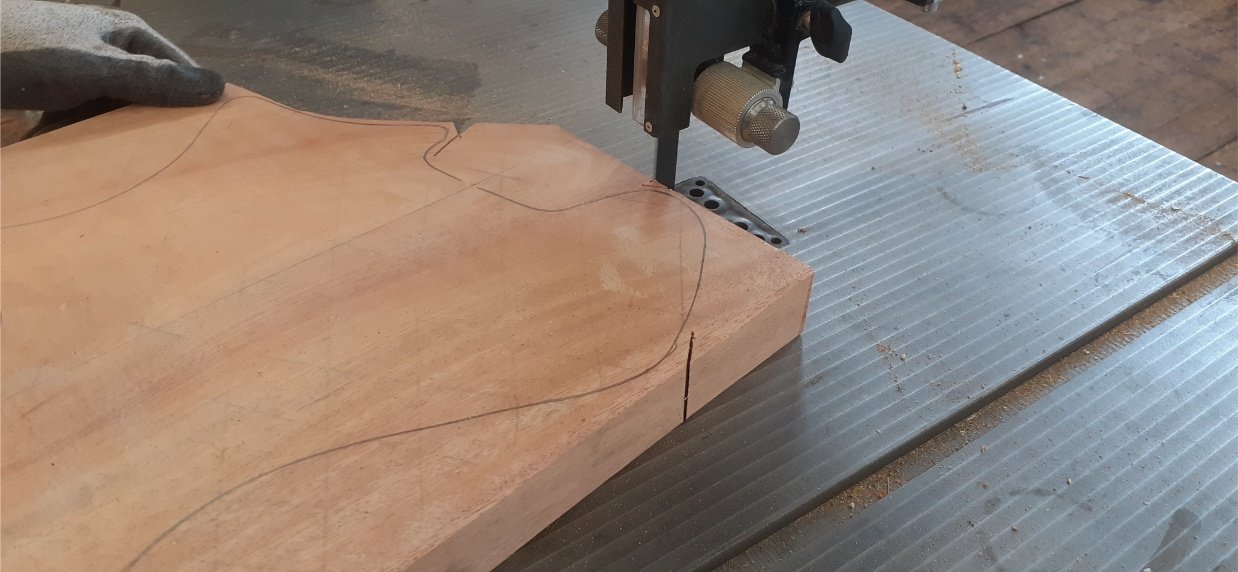 The mahogany slab was rough cut on a friend's bandsaw. Thanks Andreas!