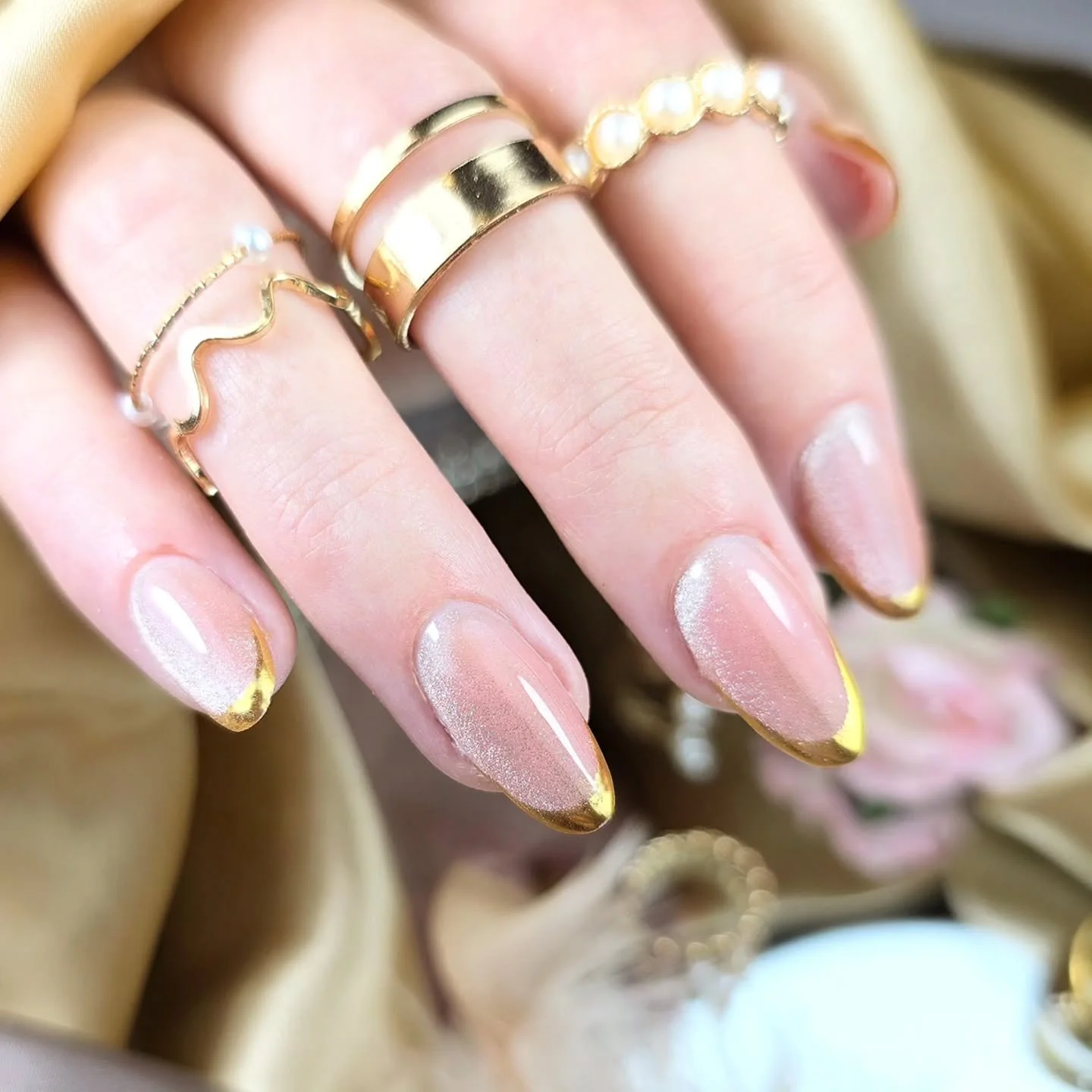 ✨ Gel nail extensions with a cat eye effect and a golden French tip?
Yes please! This set is giving pure elegance, depth and a touch of luxury.
Absolutely loving this combo! 💚✨

📍 AN Beauty Studio
1A South Street, BA9 9DH  Wincanton
📞 01963 548080
