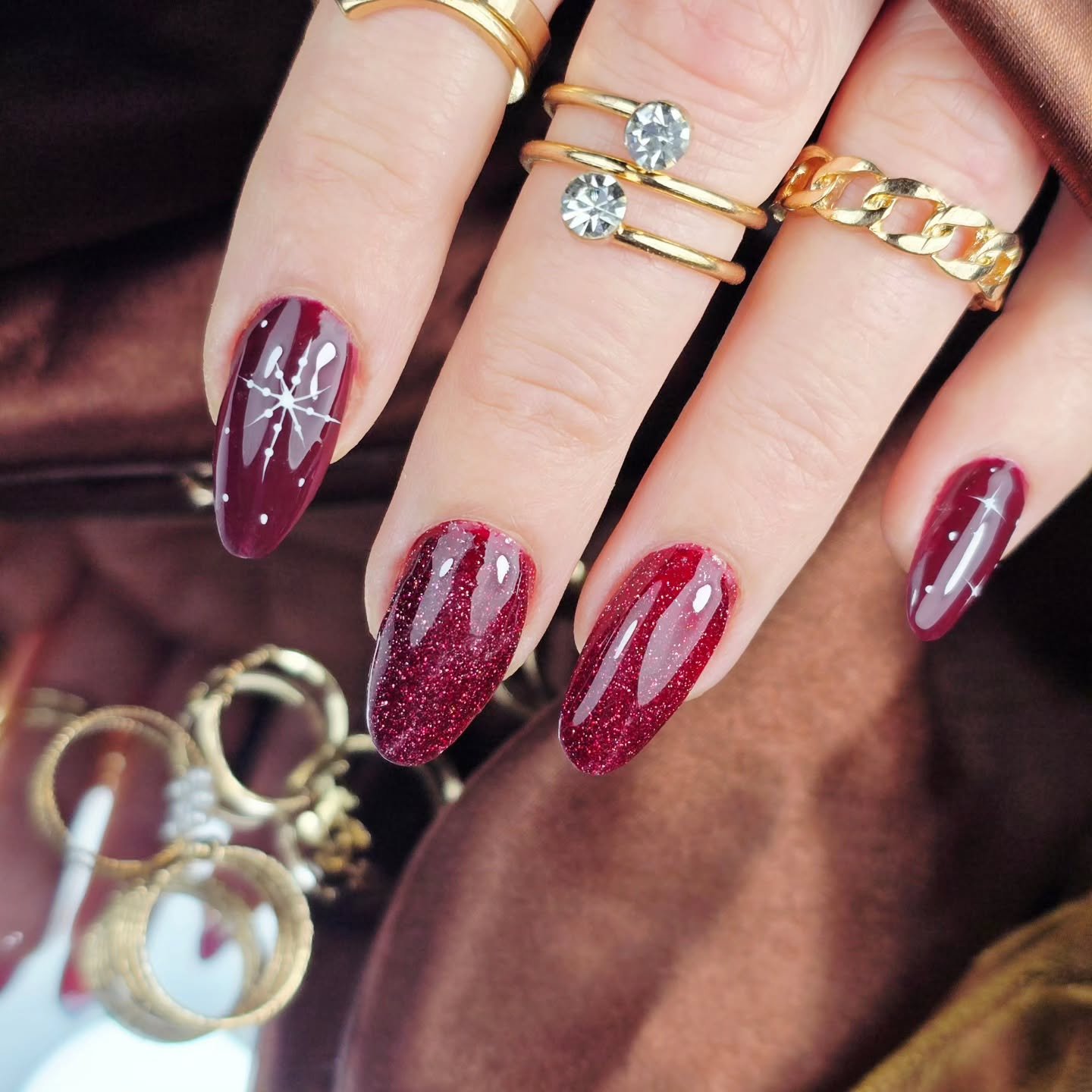 Looking for an elegant yet delicate nail style? ✨

A soft base combined with a deep burgundy red shade and a subtle shine creates a classy, feminine look that never goes out of style ❤️
📍 1A South Street, BA9 9DH Wincanton
📞 01963 548080
🌐 www.anb