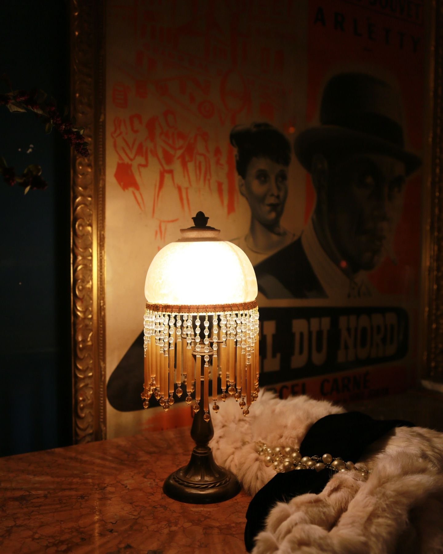On ne vient pas &agrave; la Brasserie de l' @hoteldunordparis par hasard.
On y vient pour la d&eacute;coration authentique et pas en toc.
On y vient pour l'ambiance et les vibrations du Paris des ann&eacute;es 20 qui donnent envie d'enfiler ses perle