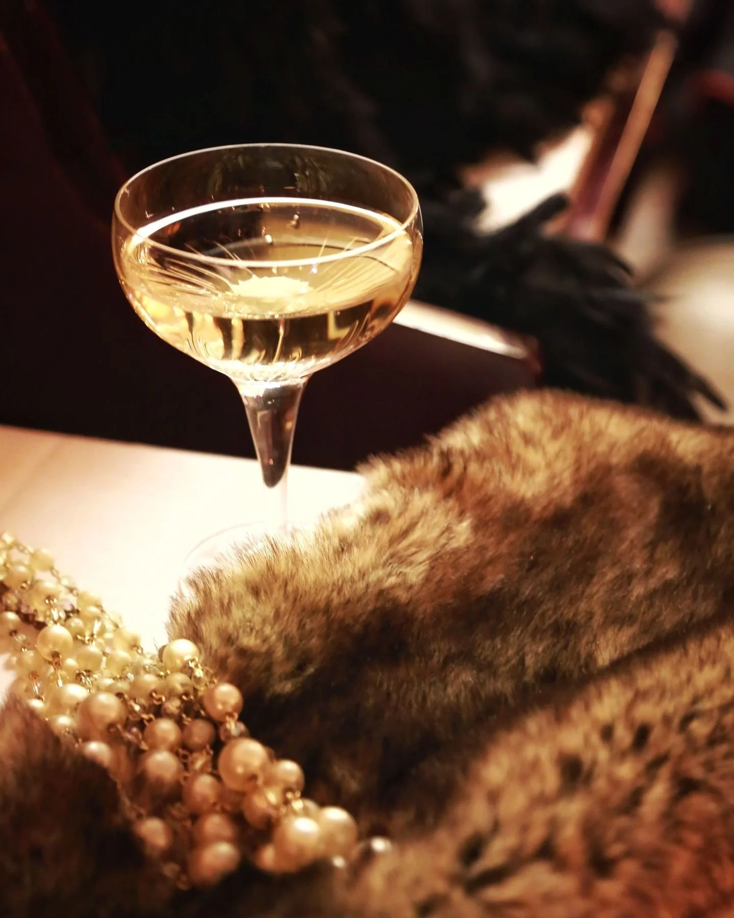 C'est la Journée Internationale du Champagne 🍾 et ça tombe bien, le weekend s'annonce et les dîners seront très festifs à la Brasserie de l' @hoteldunordparis !!!
It's International Champagne Day 🍾 and luckily, th