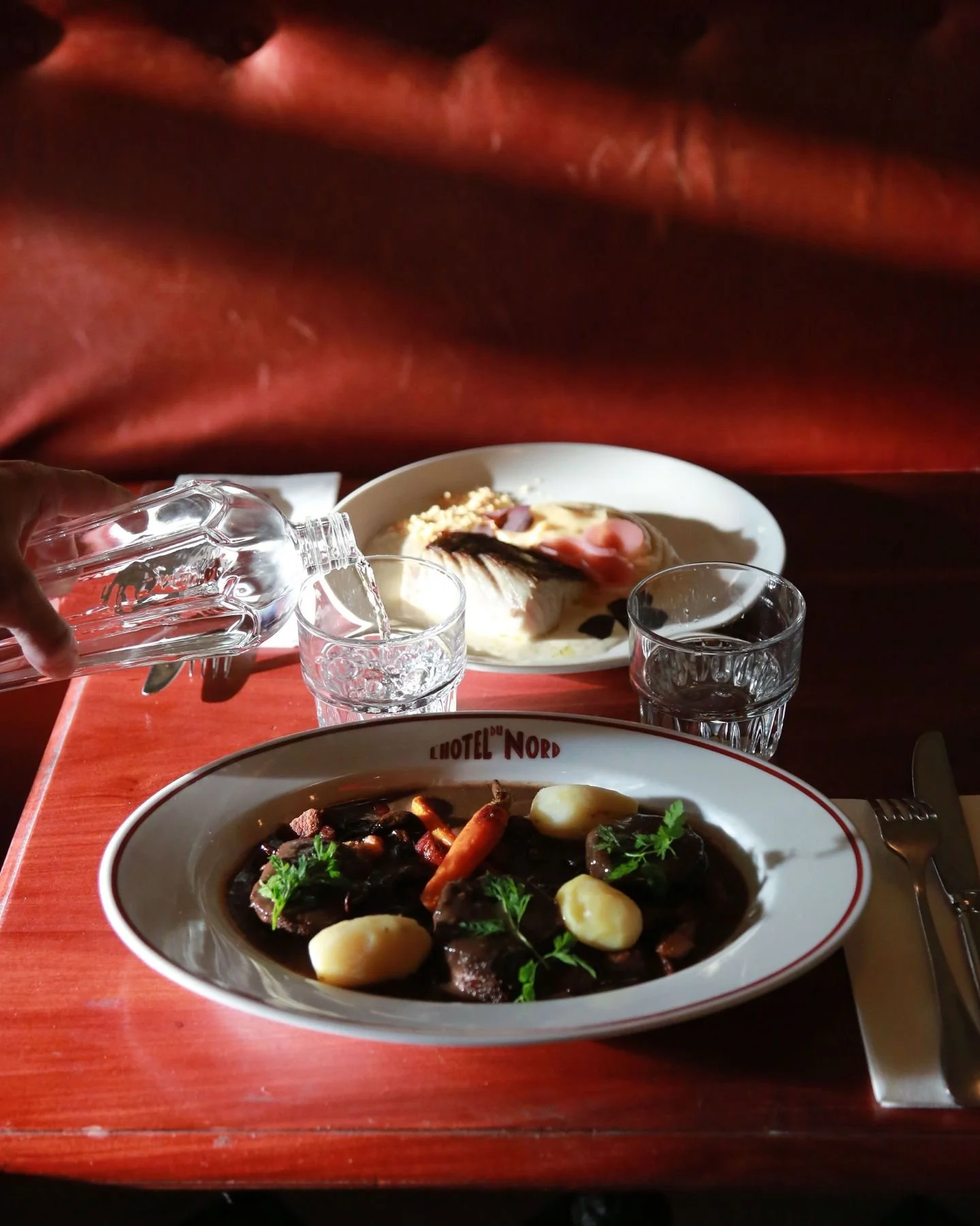 D&eacute;jeuner &agrave; la Brasserie de l' @hoteldunordparis , c'est vivre un moment du Paris authentique du d&eacute;but du XX&egrave;me si&egrave;cle.

Lunch at the Brasserie at the @hoteldunordparis is like stepping back in time to experience the