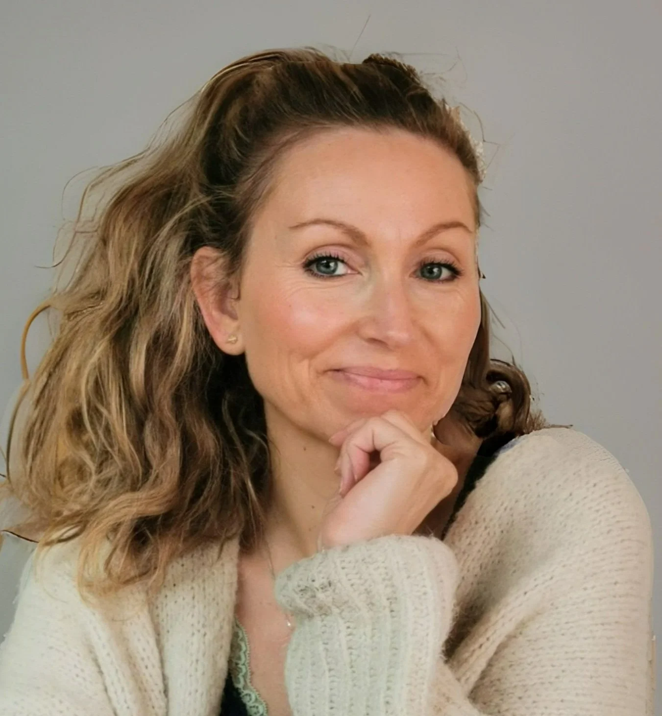 Runway 2023-08-27T13_19_04.767Z Backdrop Remix.jpg