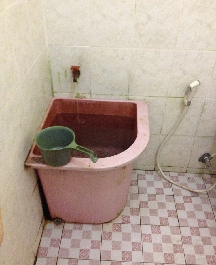pinkbathroom.jpg
