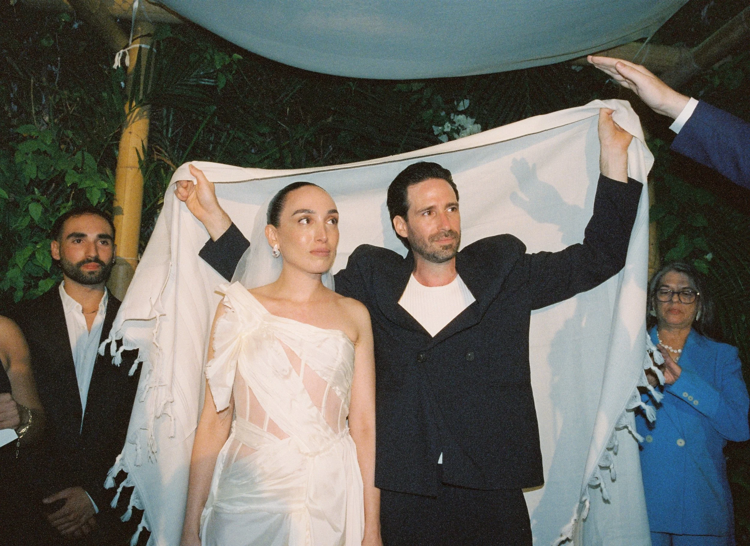 Alexandra & Guy 3. Hoopa & Party_-247.jpg